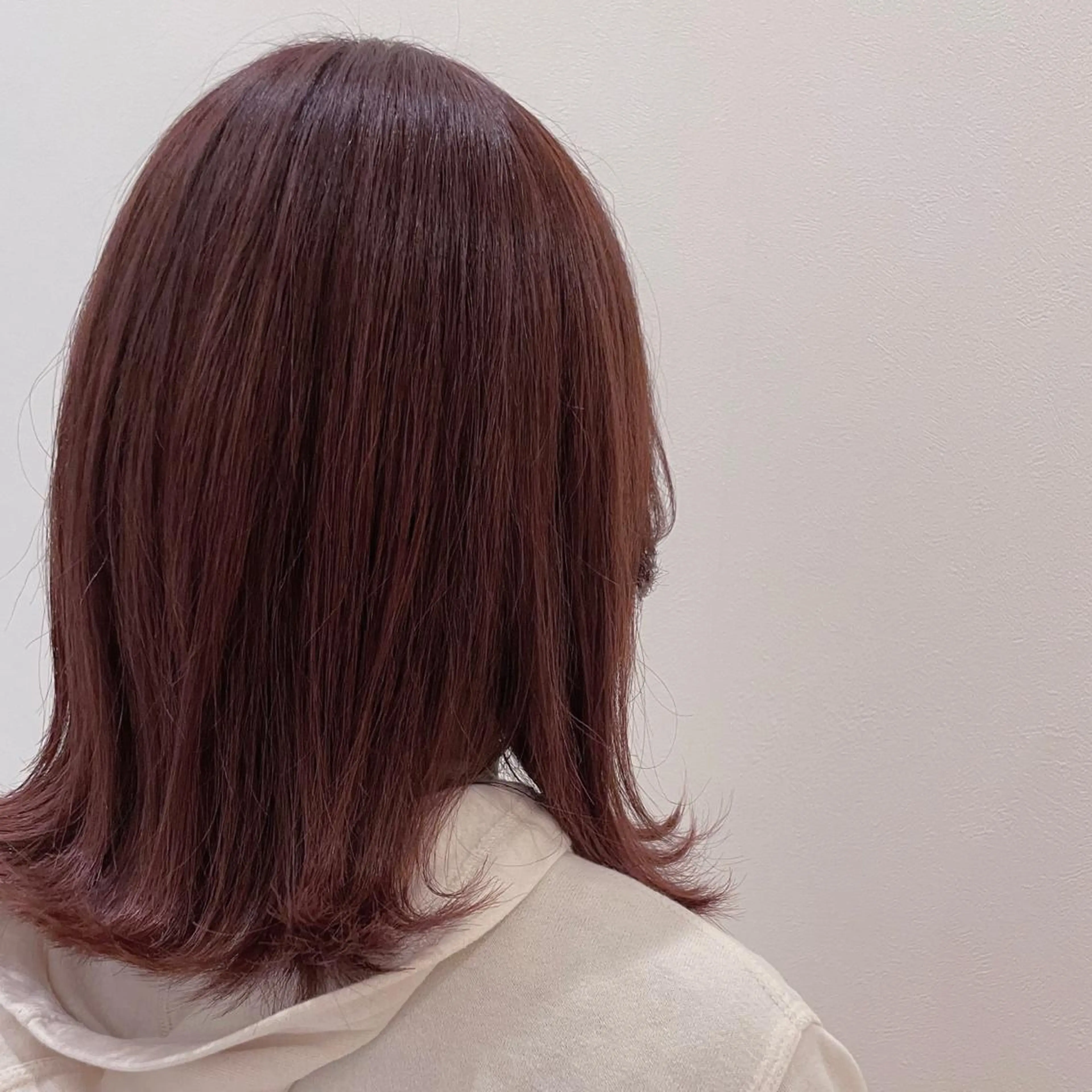 ミディアム カラー ブリーチ ブラウンカラー ブリーチなしカラー ピンクカラー ピンクブラウン 石黒 晴香のヘアスタイル