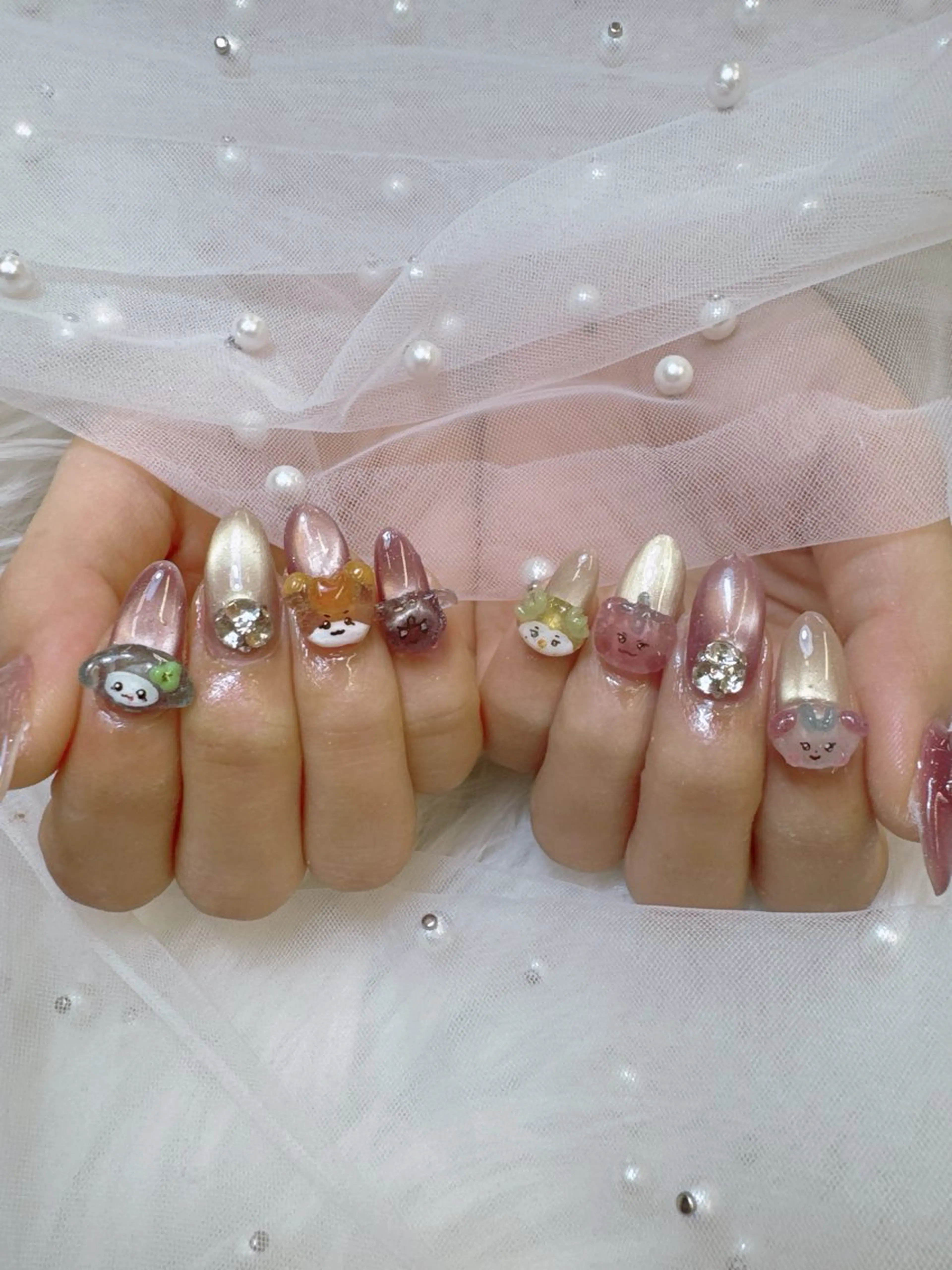 ネイル フレンチネイル キラキラネイル 韓国ネイル 持ち込み 春ネイル ハンドネイル Queeens nailのネイルデザイン