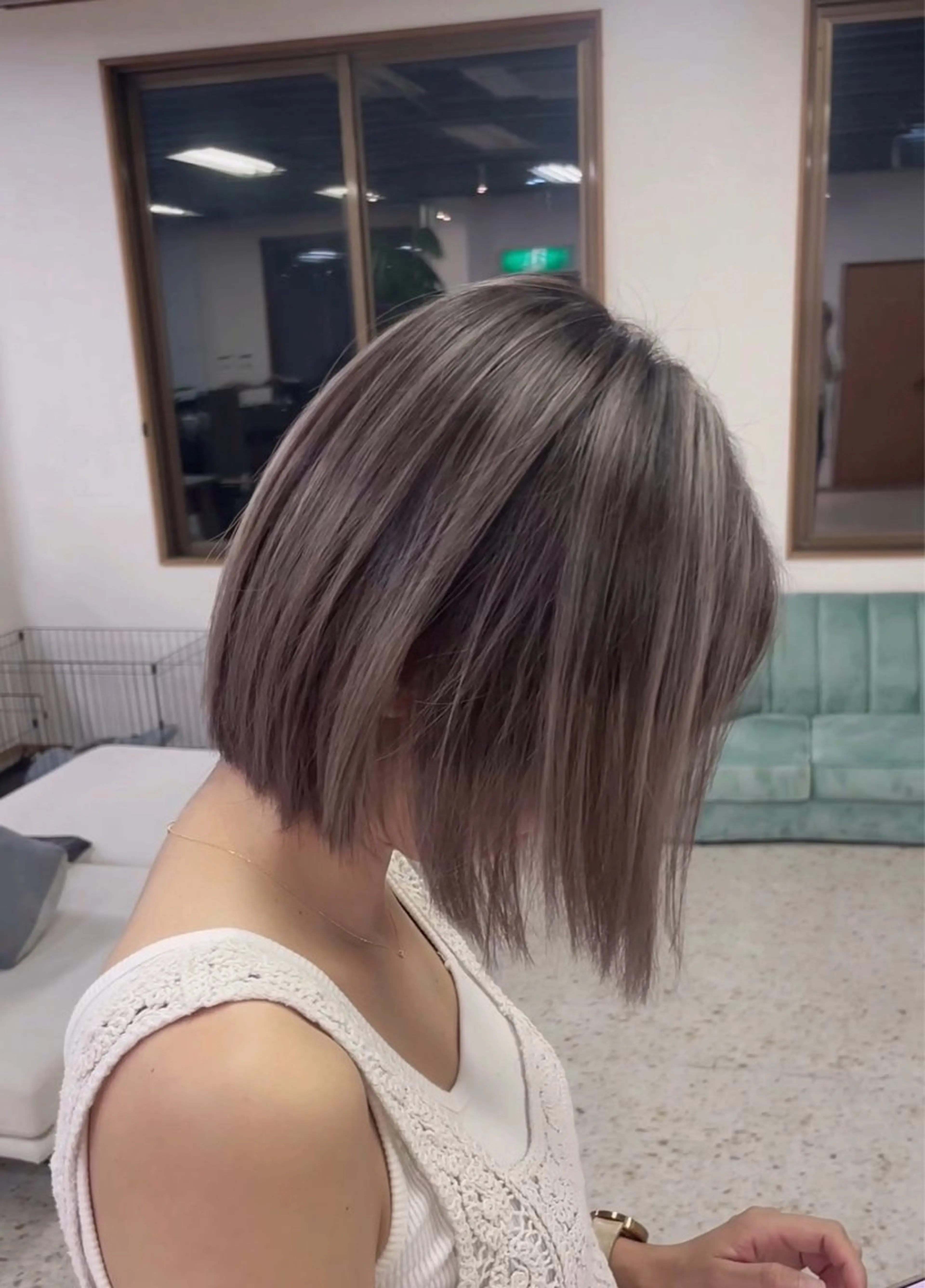 ショート レイヤーカット ヘアカラー 渡邉 怜のヘアスタイル