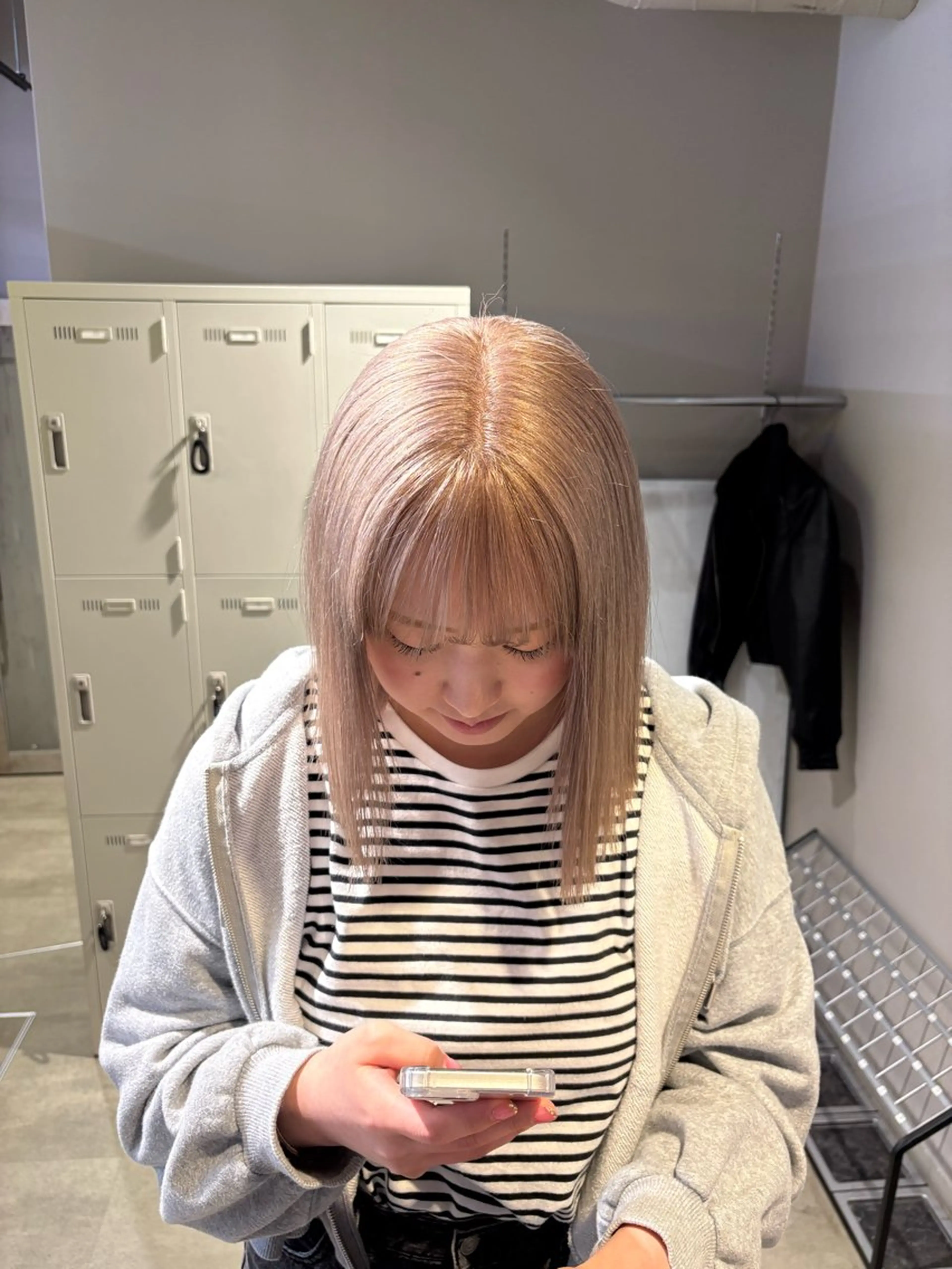 カラー ヘアカラー トリートメント 透明感ベージュ🤎 ナチュラルレイヤーのヘアスタイル