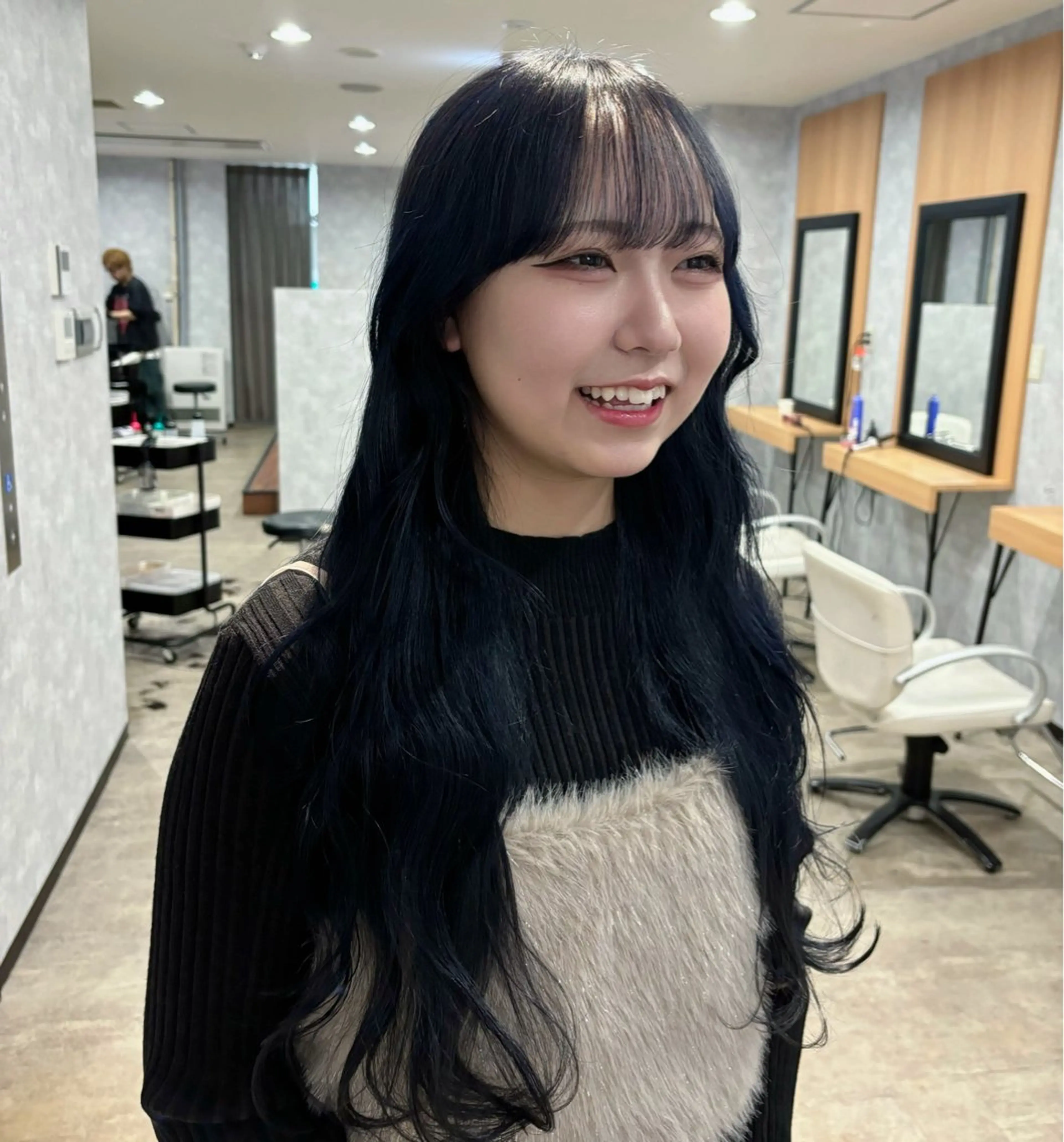 ロング 🌐NATSUMI 🌐【寒色カラー】のヘアスタイル