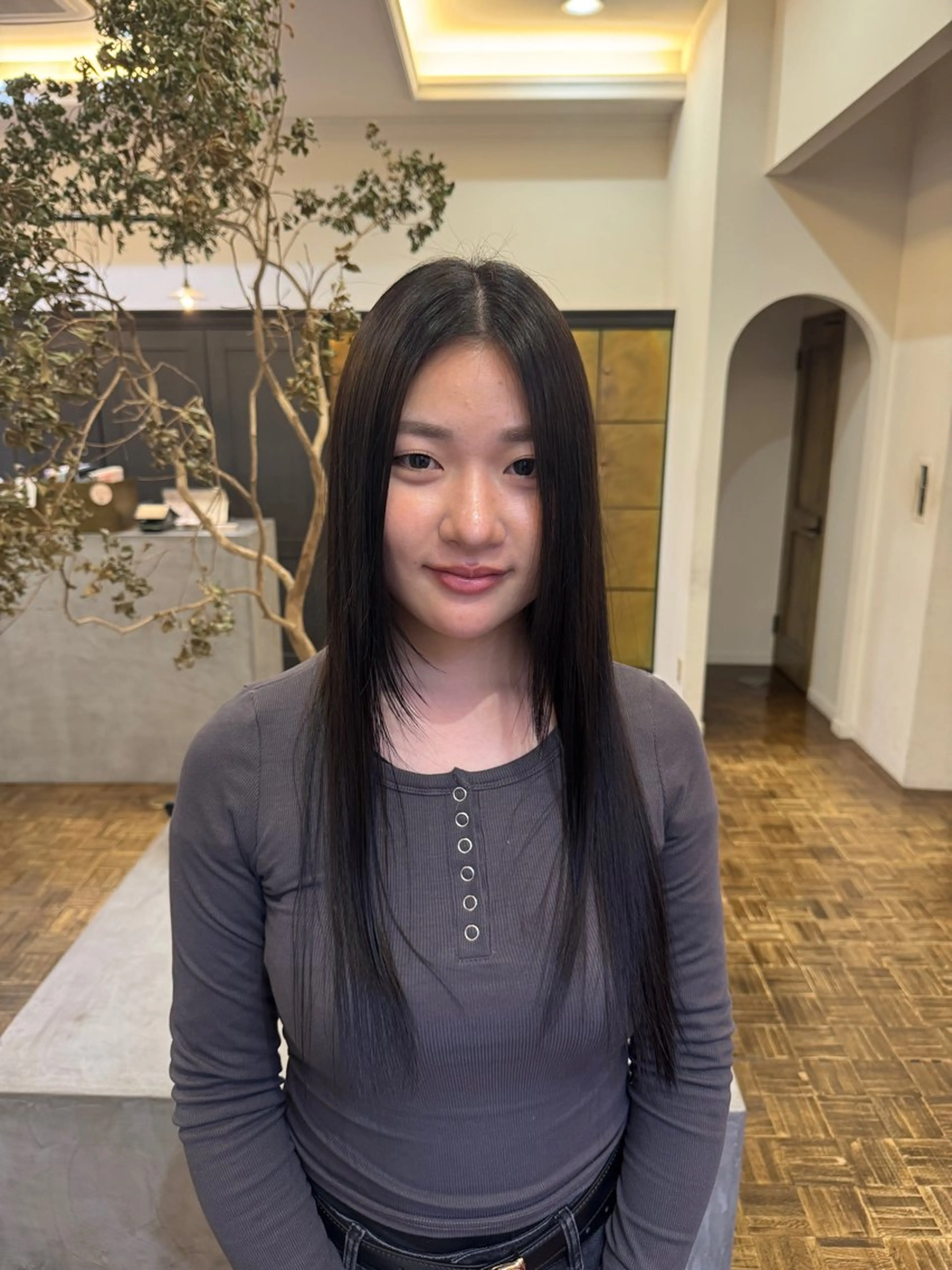 ロング カラー ブリーチ ブラウンカラー ヘアカラー 天野 珠華のヘアスタイル