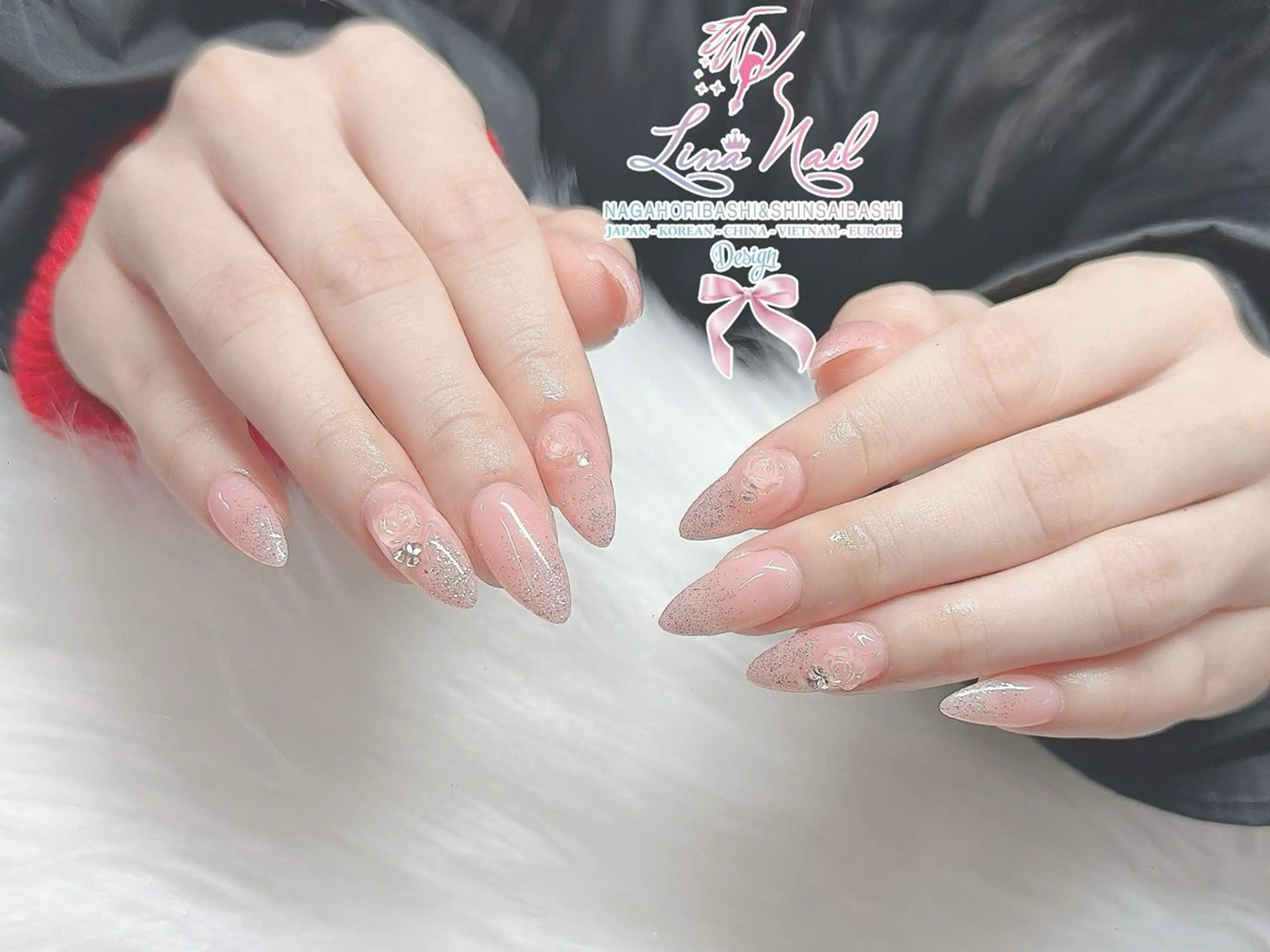 ショート 韓国風ヘア クリスマス ハンドネイル 79Linanailnamba所属・Linanail Nambaのネイルデザイン