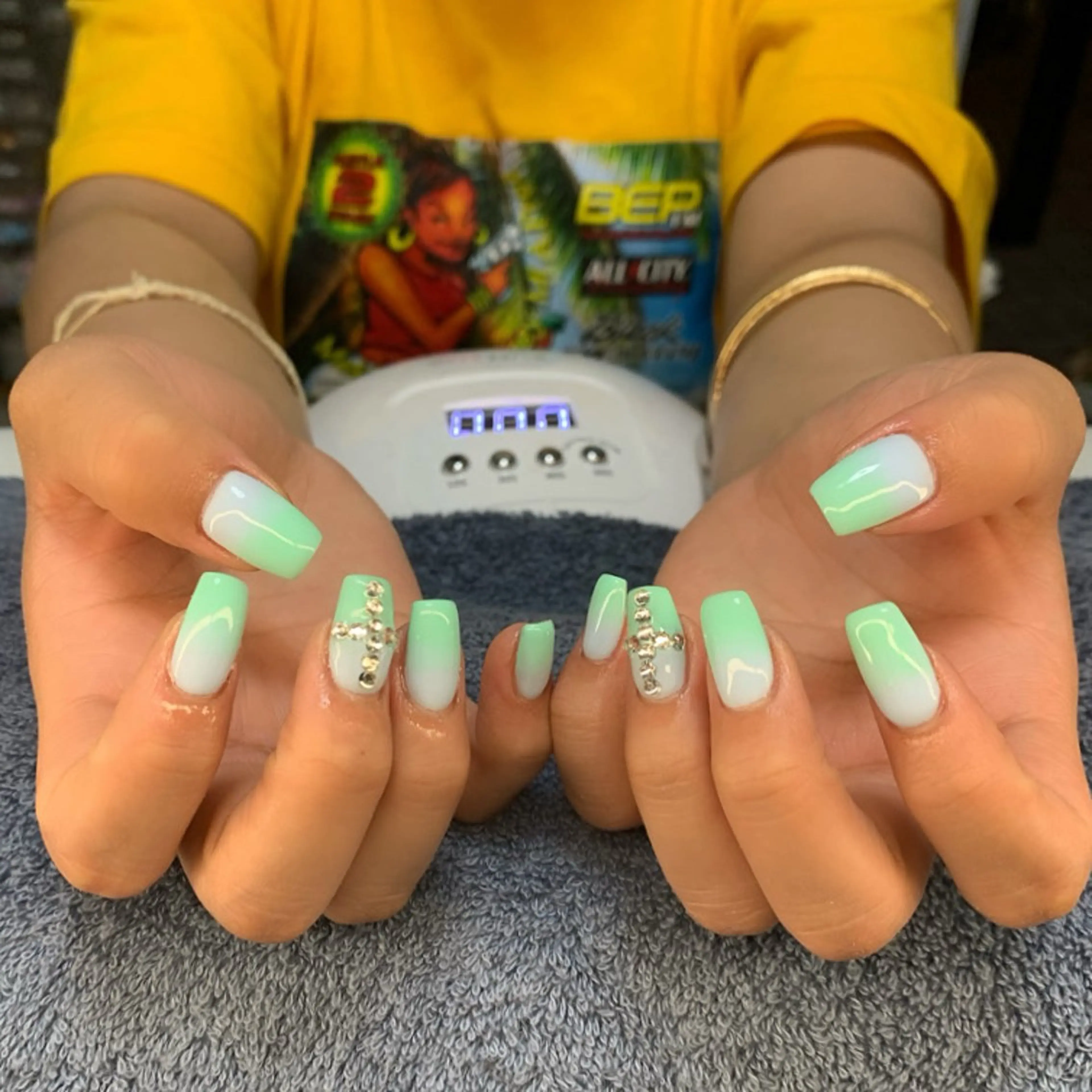 ネイル 水色 ハンドネイル フットネイル MHR nailのネイルデザイン