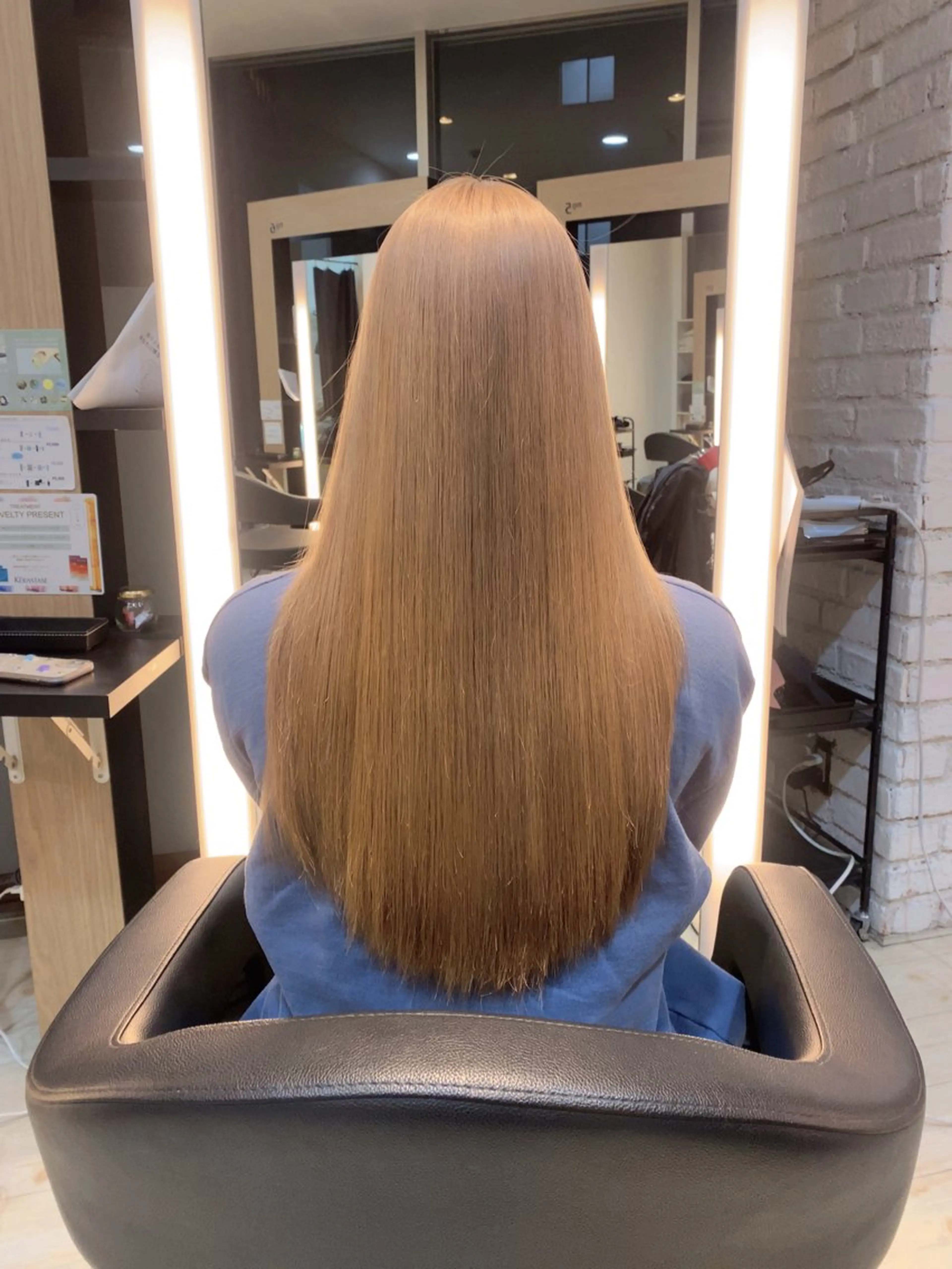 ロング カラー ブリーチ ブロンド ブリーチ/髪質改善/ ハイトーン/暖色のヘアスタイル