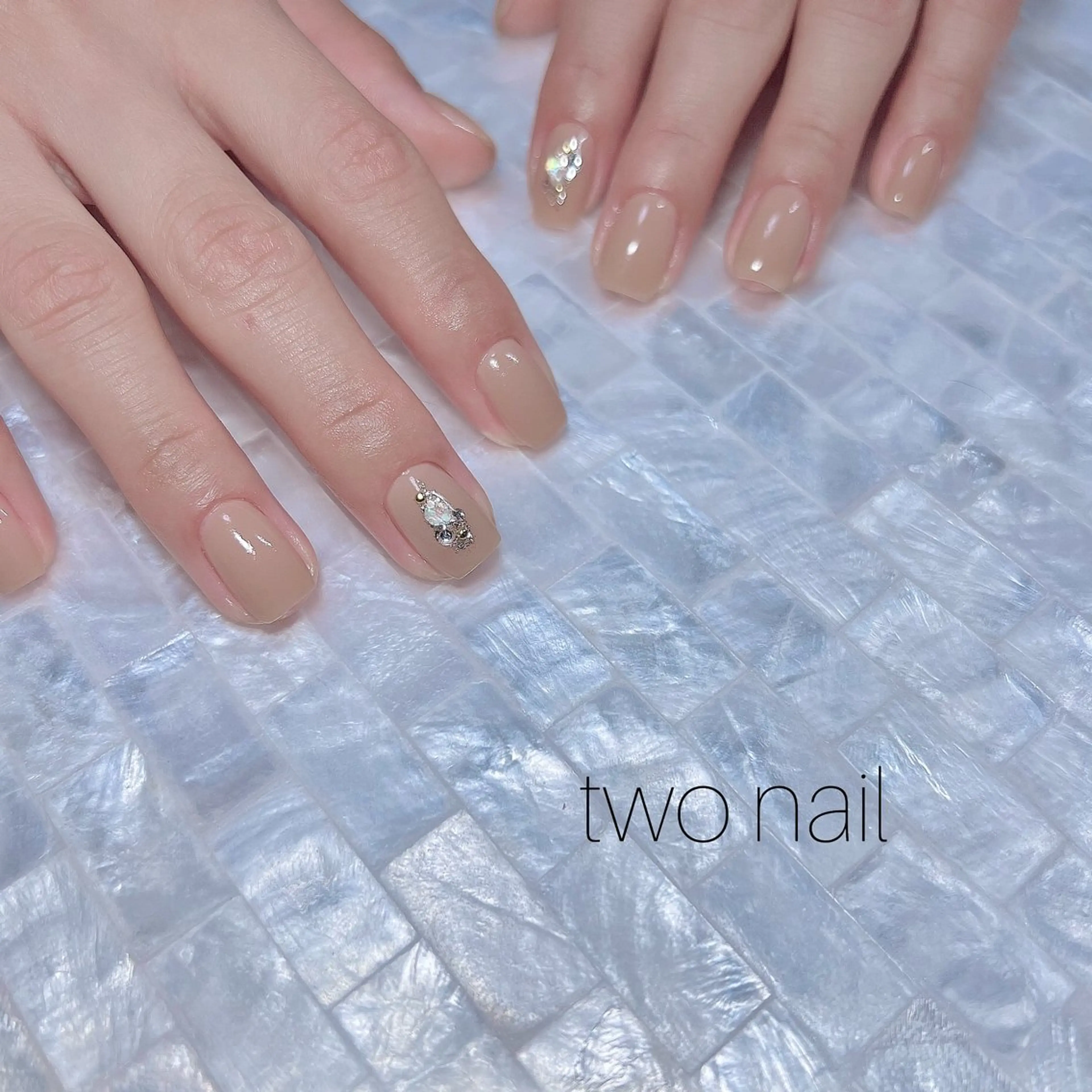 ネイル ネイルチップ ホワイト ハンドネイル two nailのネイルデザイン