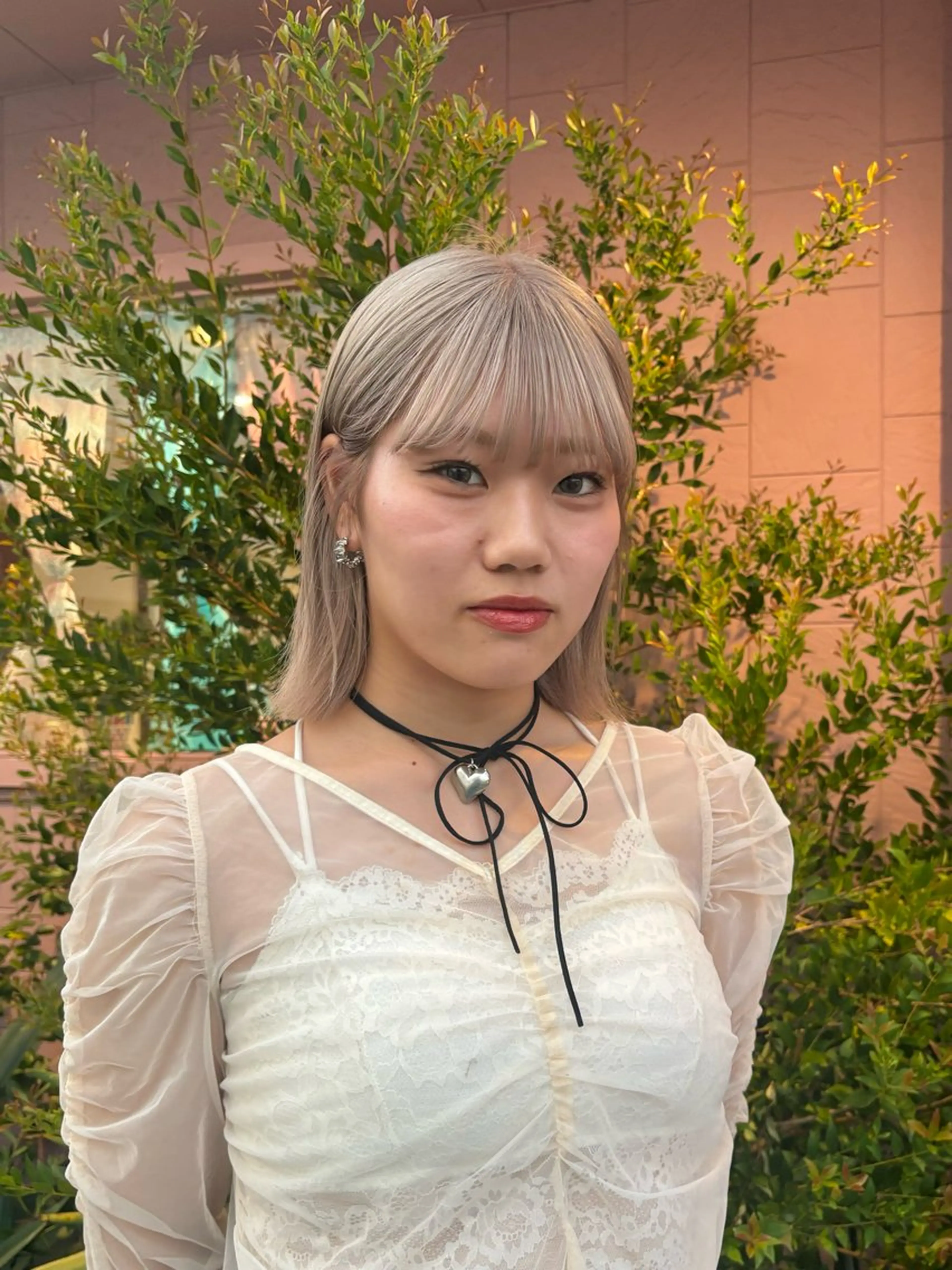 ミディアム カラー ベージュカラー ブリーチ ケアブリーチ ホワイトベージュ 似合わせレイヤー/ Wカラー🧸こころのヘアスタイル