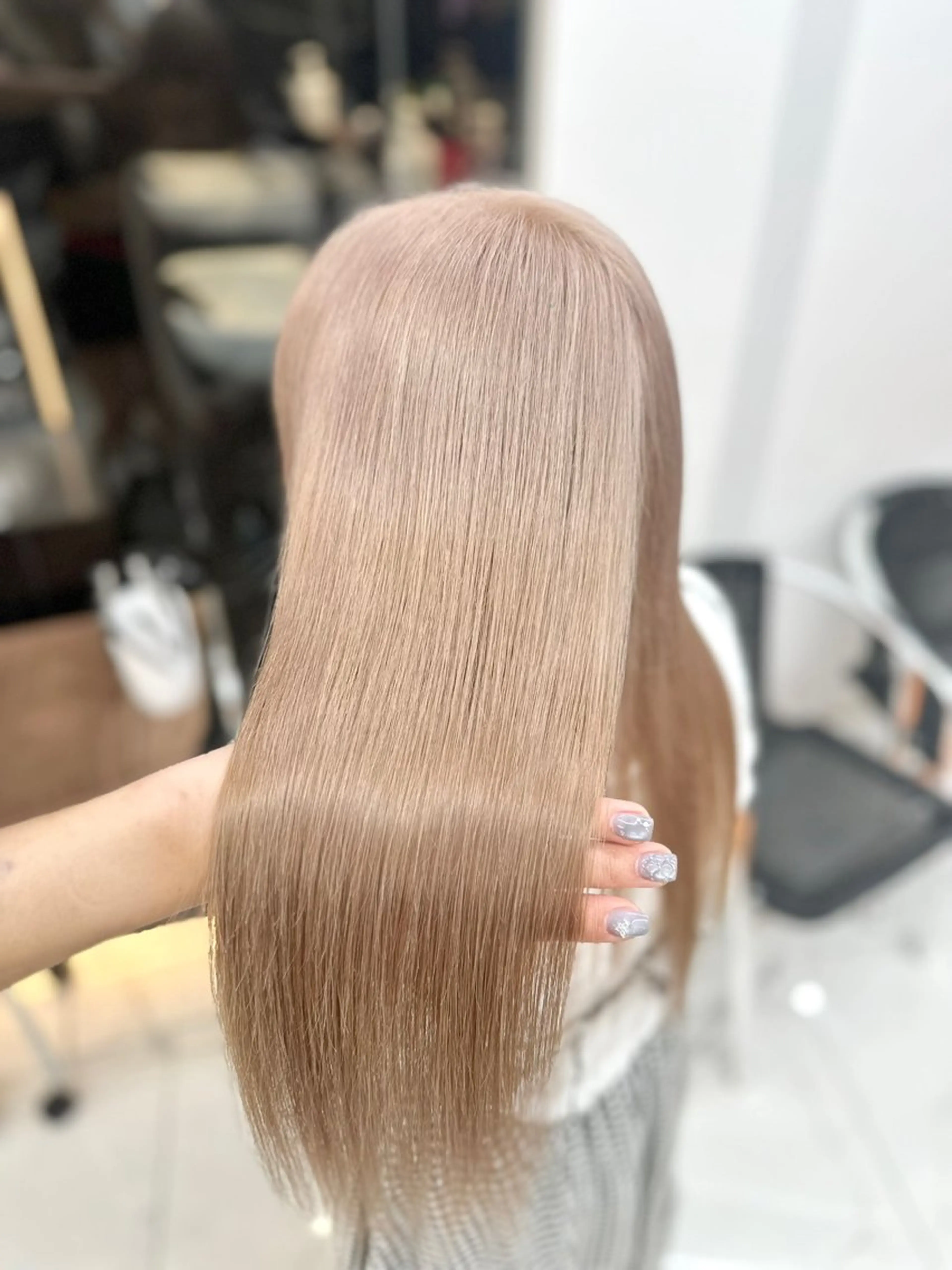 ロング カラー ベージュカラー ホワイトベージュ ヘアカラー トリートメント 【Lapis 渋谷本店】りかのヘアスタイル