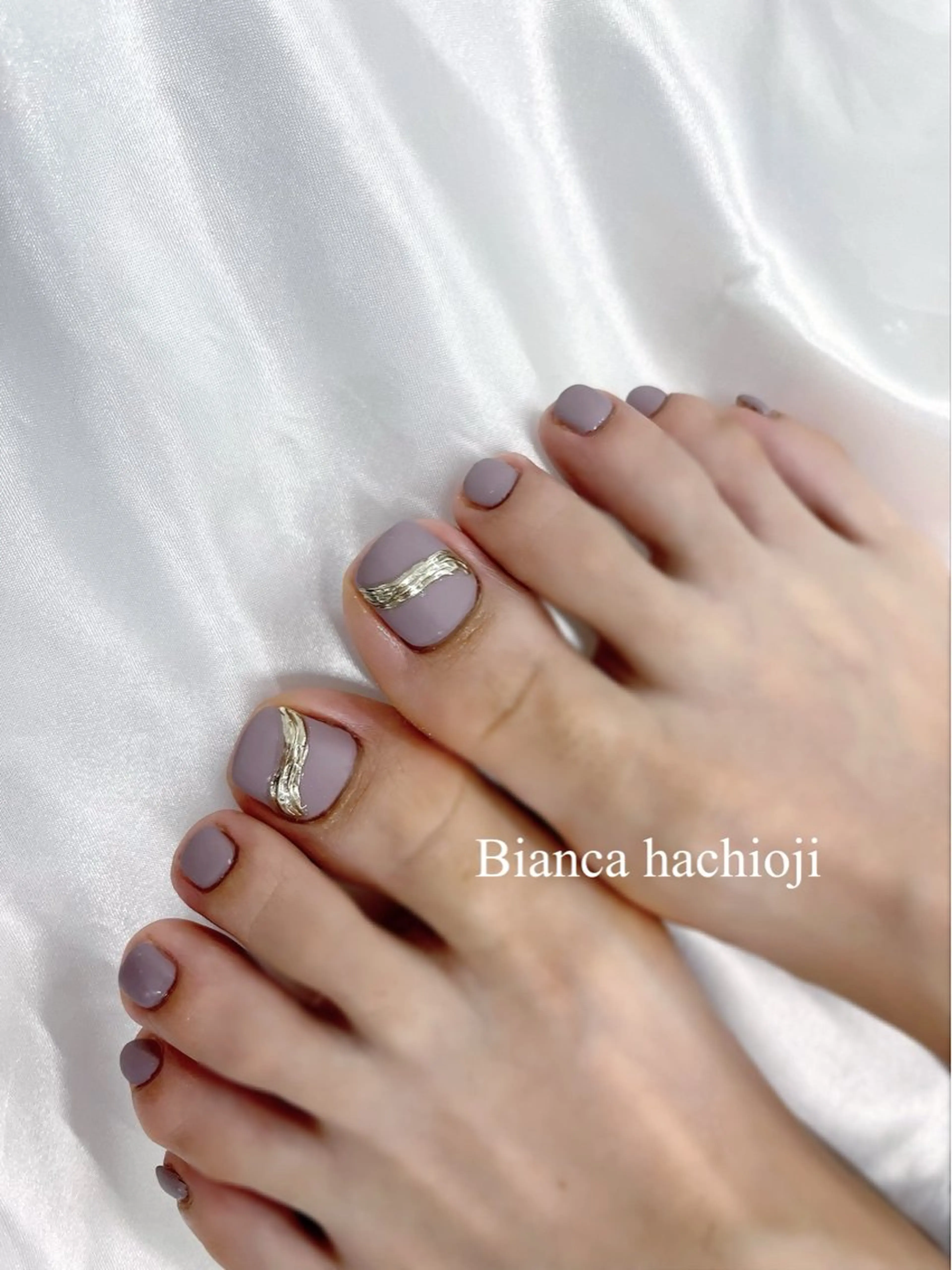ネイル フットネイル Bianca🩶 SHIONOのネイルデザイン
