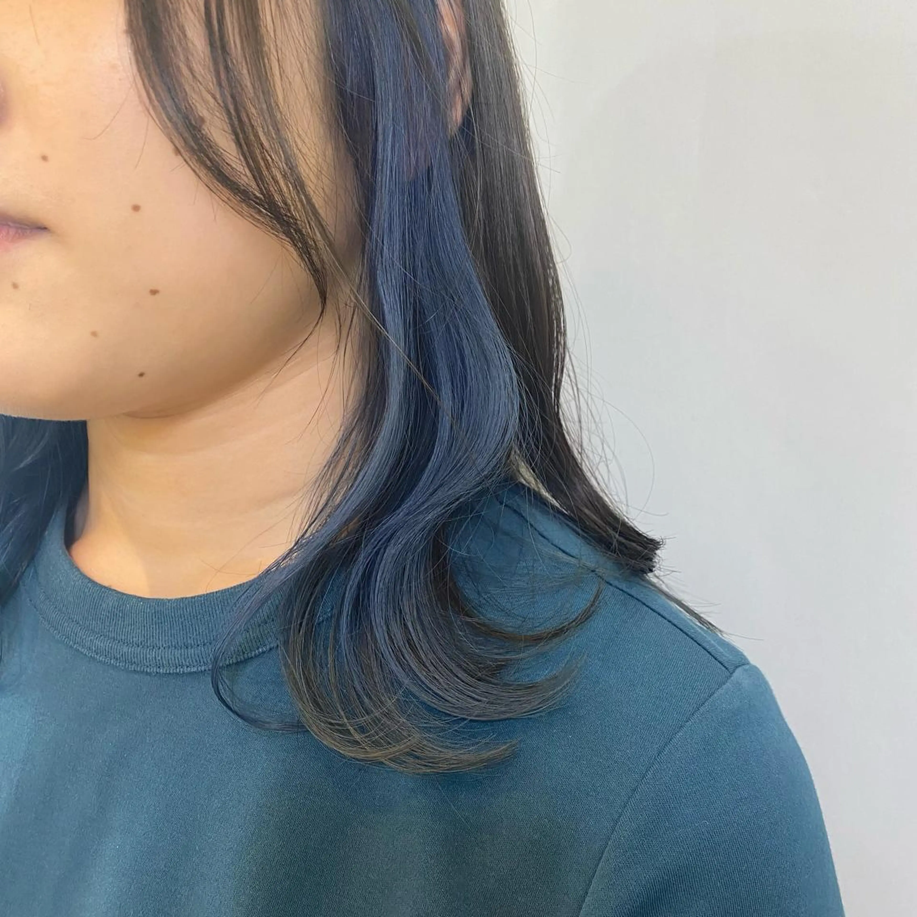 ミディアム カラー レイヤーカット/ miranのヘアスタイル