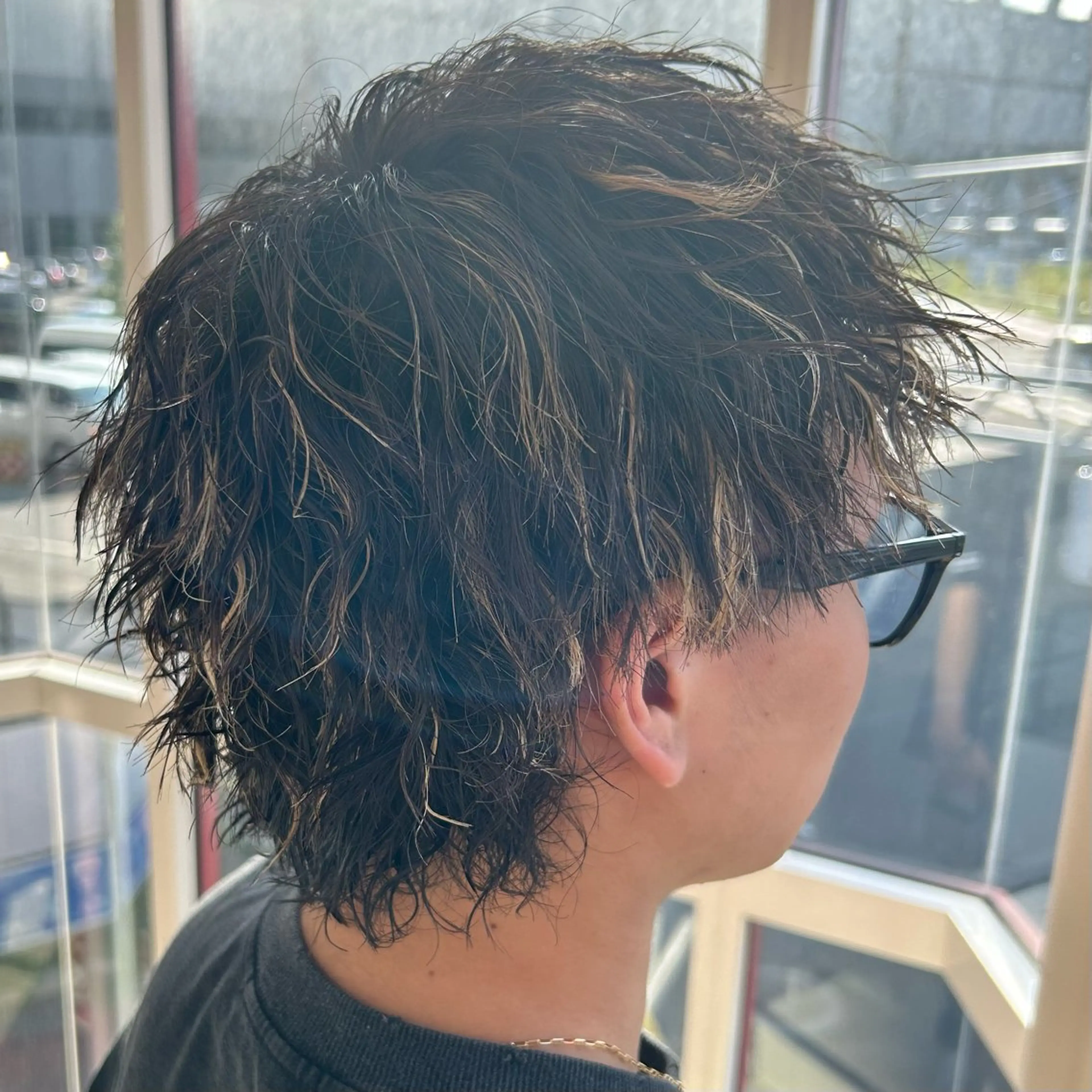 カラー パーマ メンズ フェザーパーマ メンズパーマ 波巻きパーマ カット ヘアカラー パーマ メンズパーマ/メンズ カット/たばたよしきのヘアスタイル