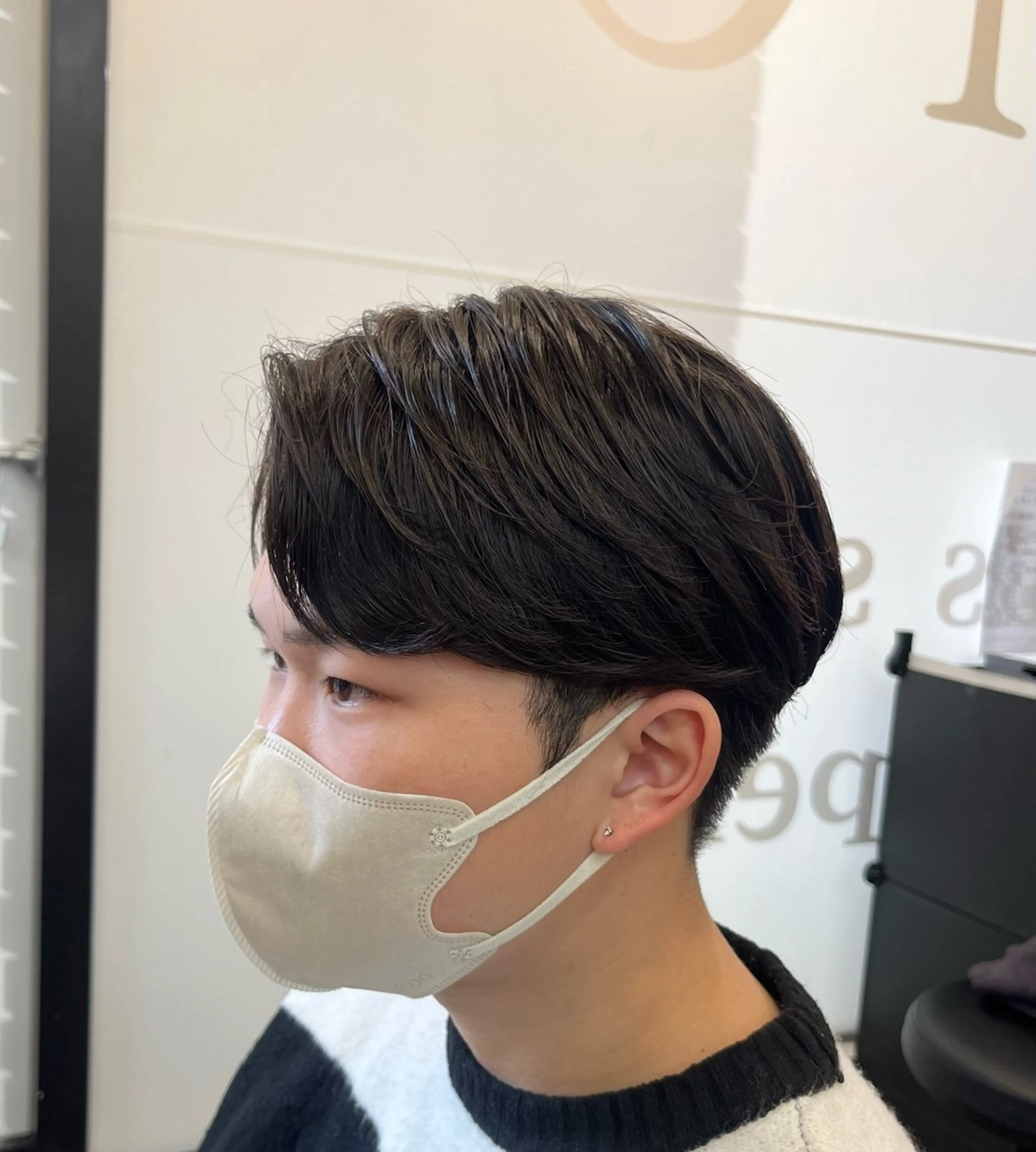 ショート パーマ メンズ メンズパーマ ニュアンスパーマ カット パーマ 韓国メンズヘア/ 毛流れヘア　須田龍世のヘアスタイル