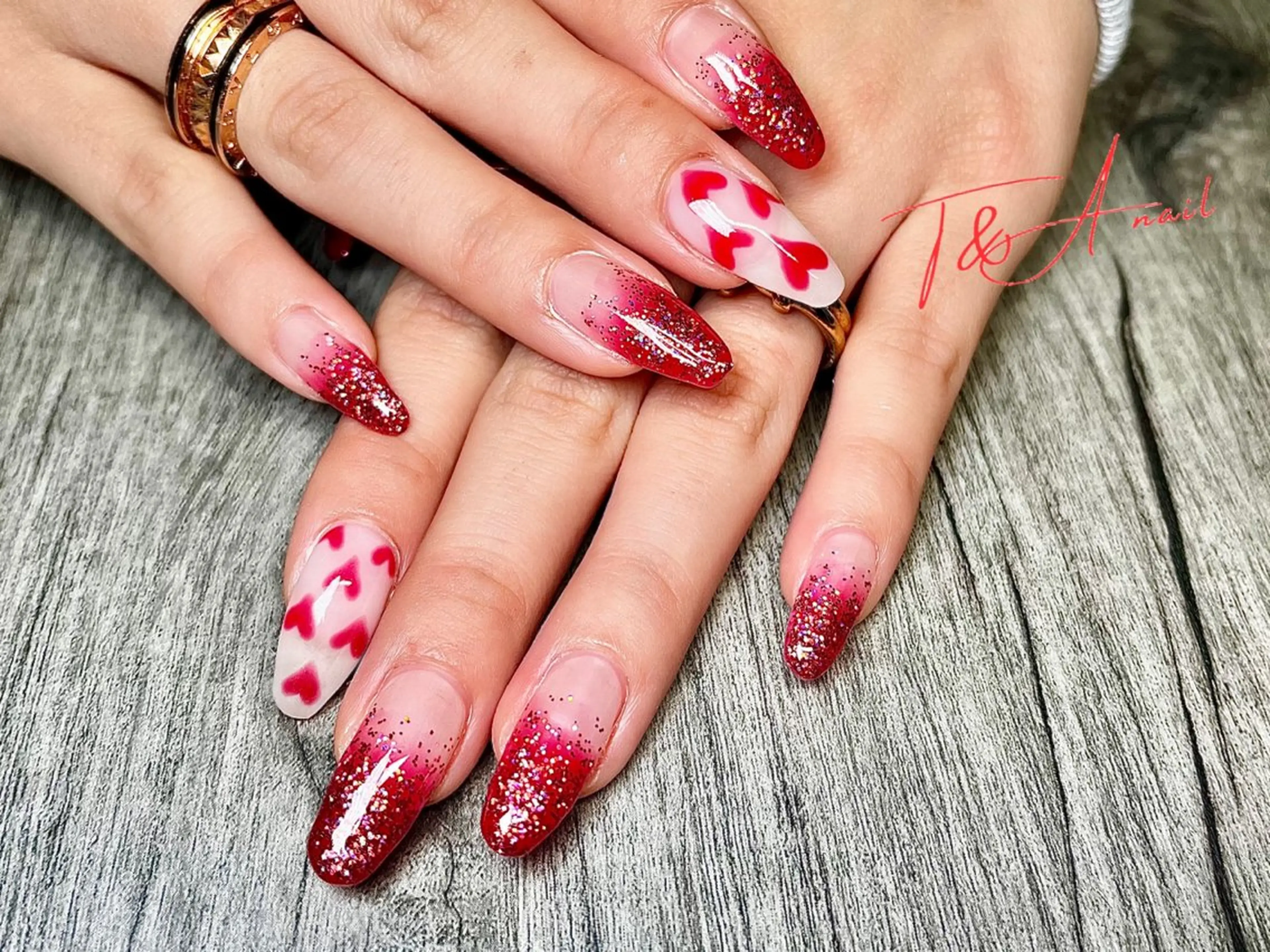 ネイル ジェルネイル ハート ロングネイル 赤色 スカルプネイル ハンドネイル T&A nailのネイルデザイン