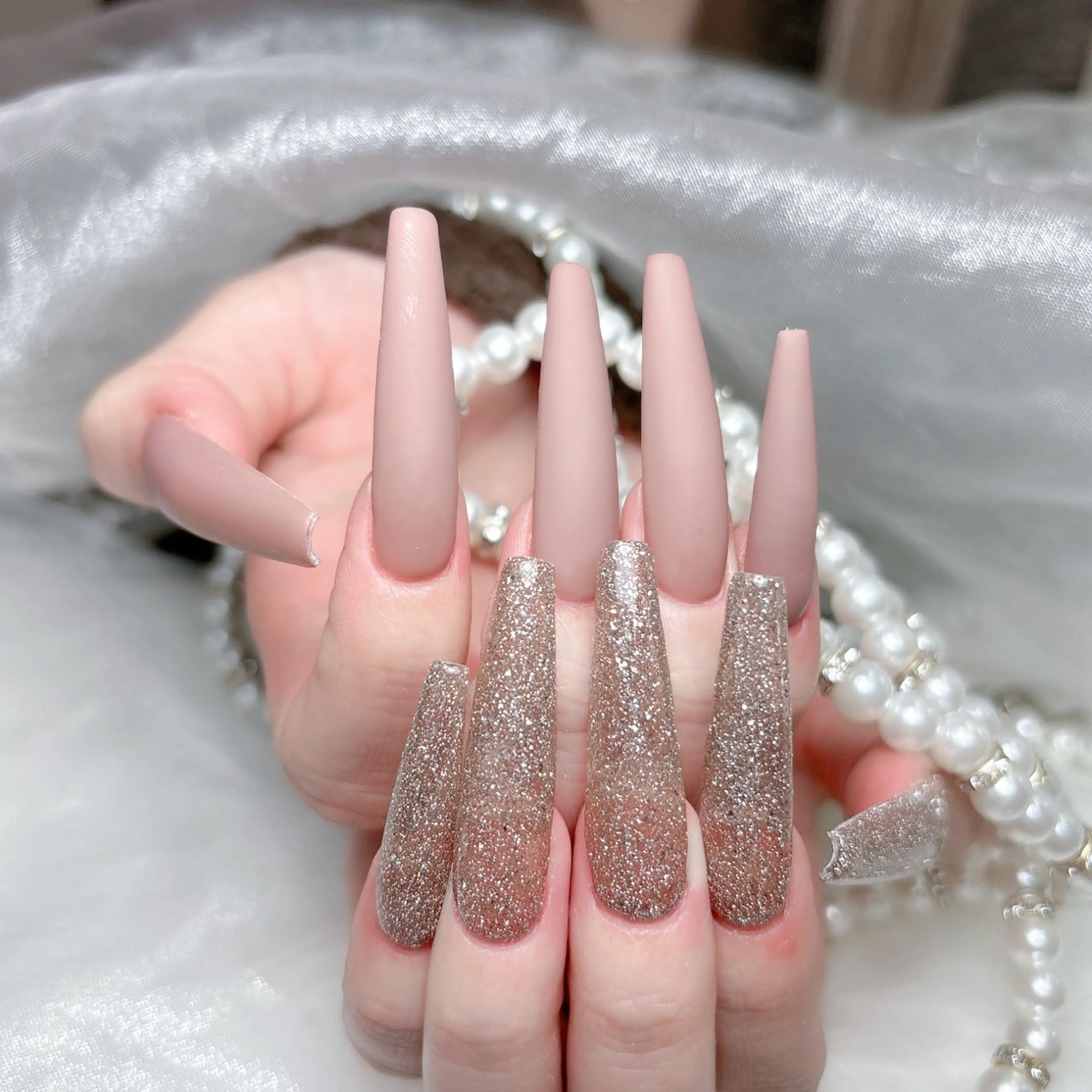 ネイル 成人式 ジェルネイル ロングネイル マグネットネイル ミディアムネイル ハンドネイル MoMoA Nail ネイル長さ出し専門店のネイルデザイン