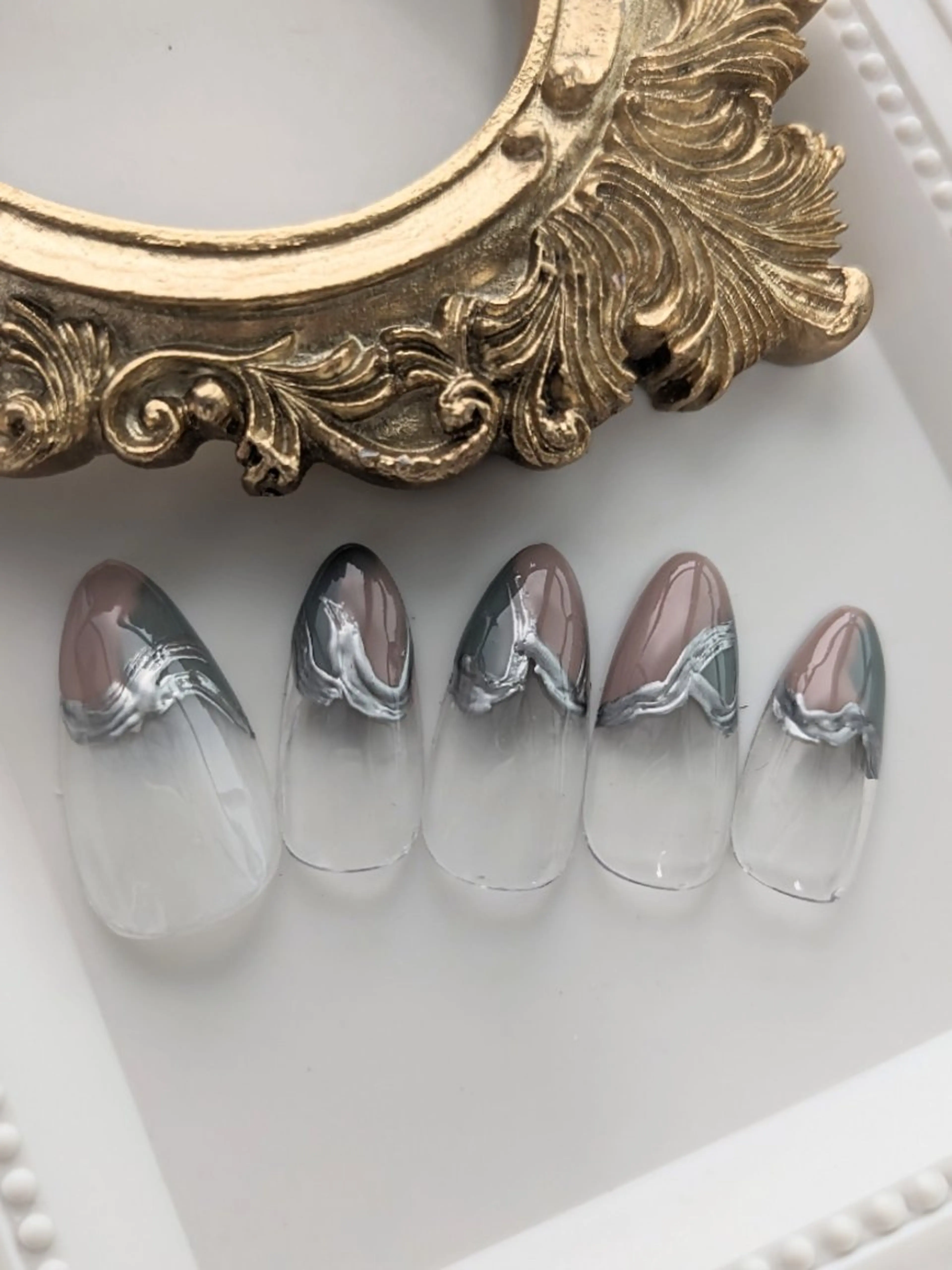 ネイル フレンチネイル ニュアンスネイル sanjo 🧸yuki🤎のネイルデザイン