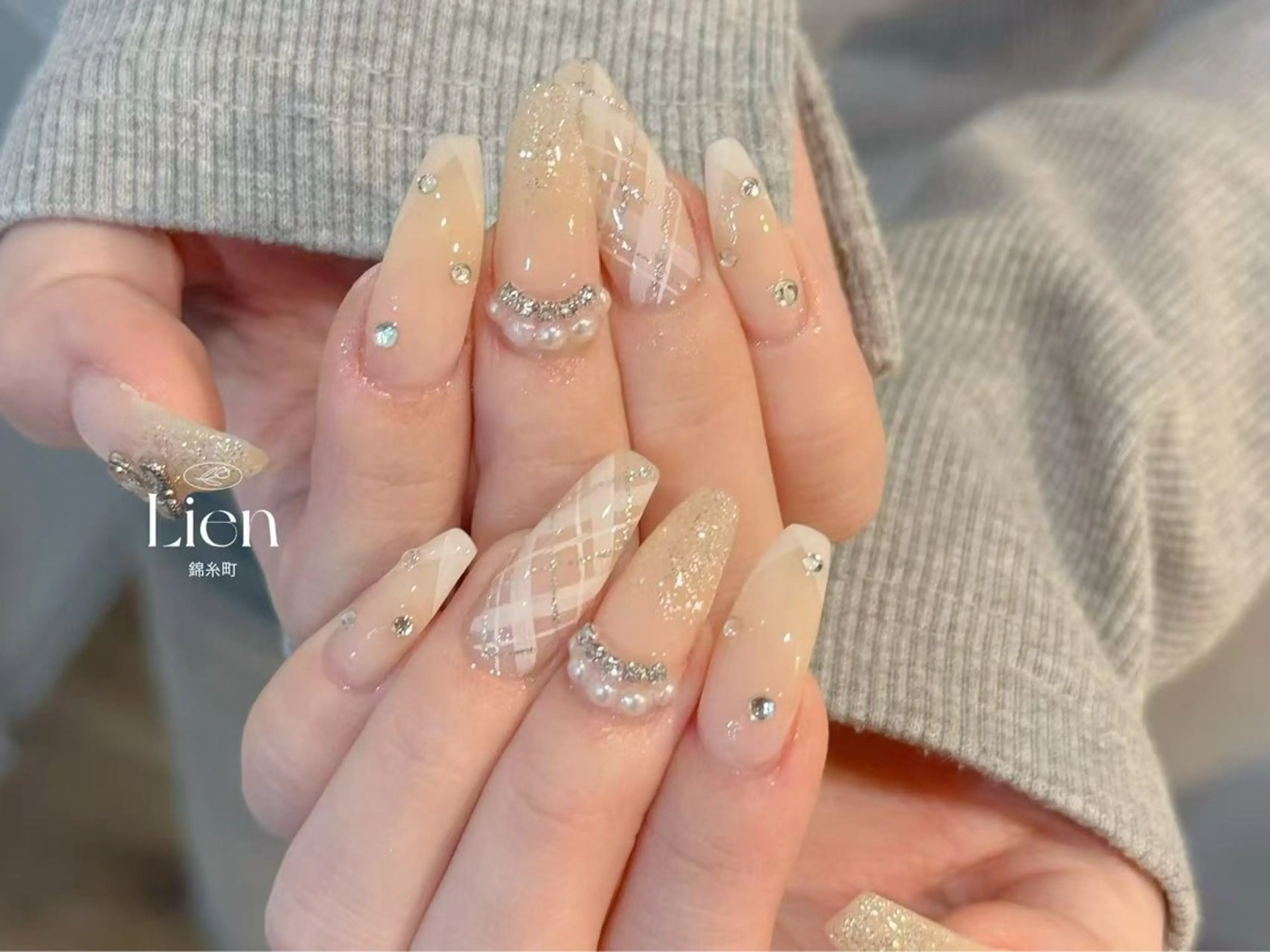 チップとスカルプジェル長さだし十本➕90分ジェルやり放題❤️スートンとシール付け放題❤️華やかパーツ2個無料❤️の写真