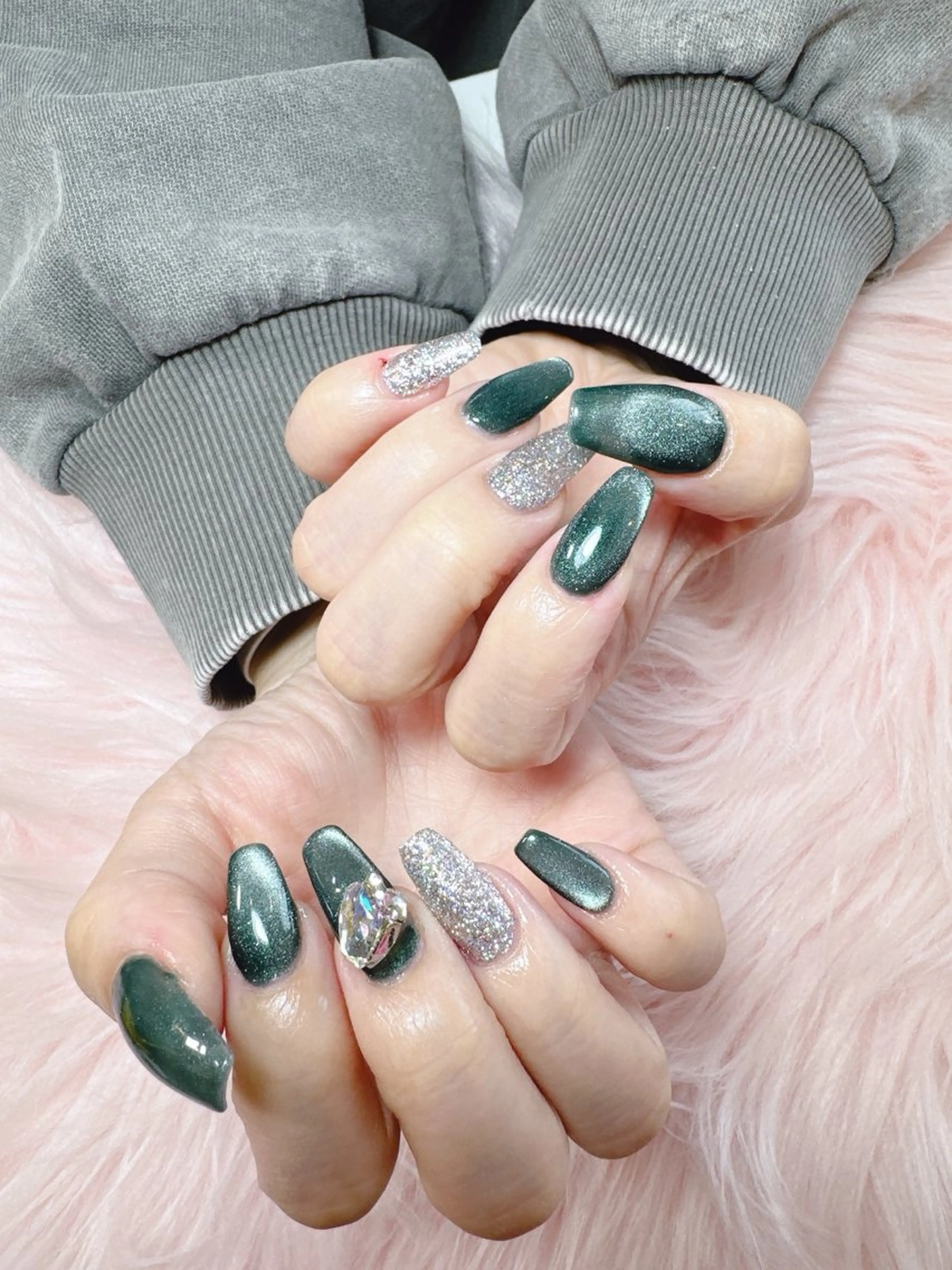 ネイル オーロラネイル グリーン キラキラネイル ラメ(グリッター) MignonReve ☺︎MIYUのネイルデザイン