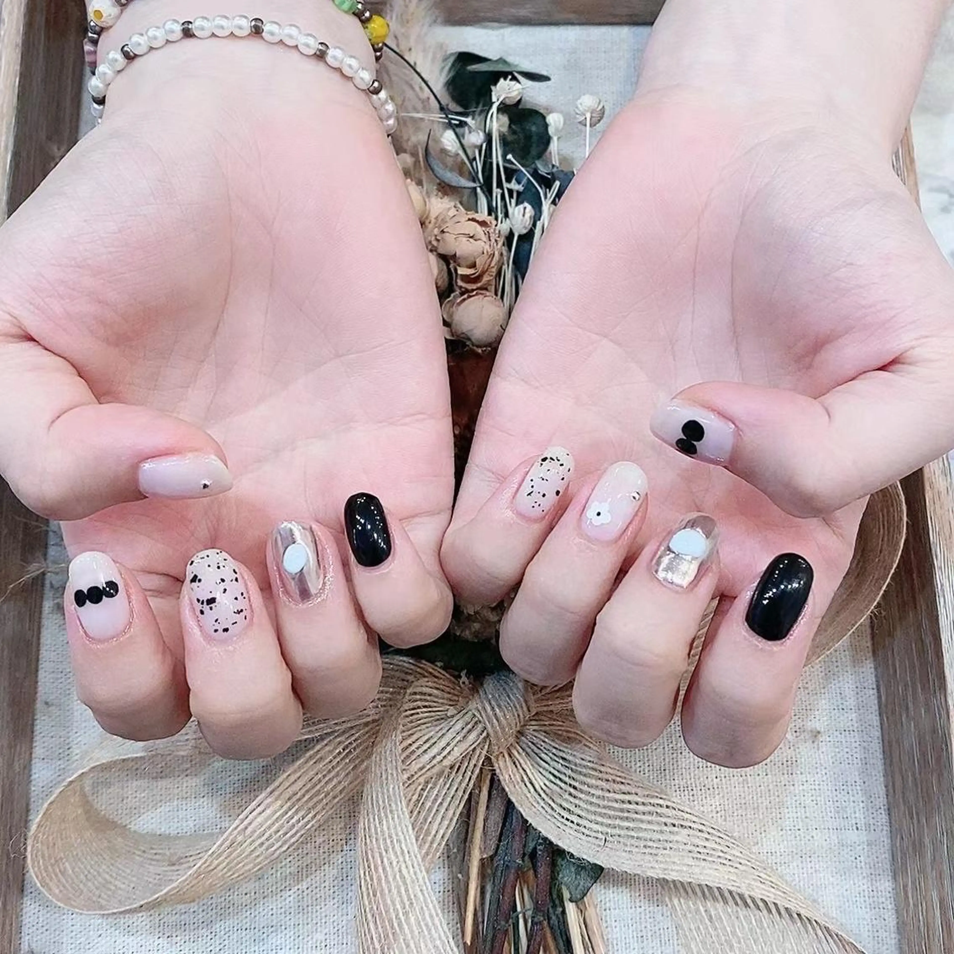 ネイル ゴールド ホワイト Babarla Nailのネイルデザイン