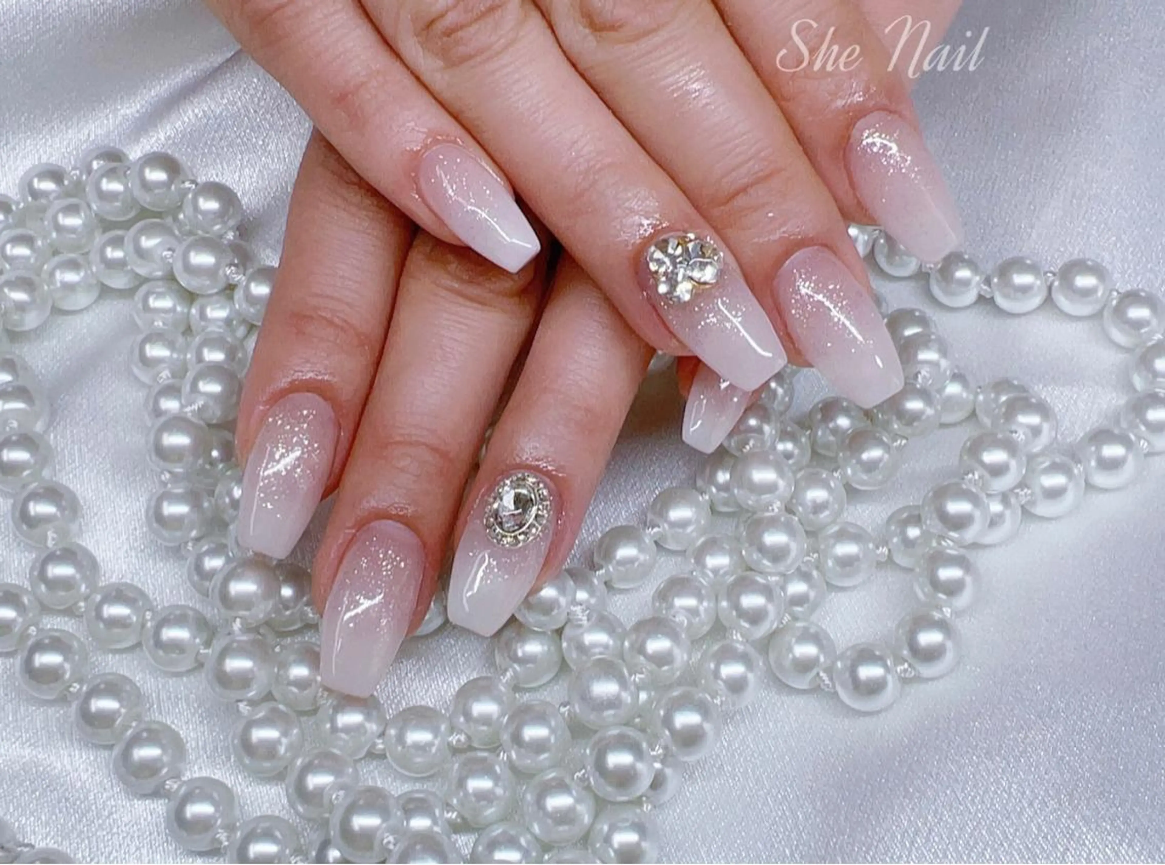 ネイル チークネイル 長さ出し フレンチネイル ガラスフレンチ グラデーション ハンドネイル She   Nail所属・ISA_ BELLAのネイルデザイン