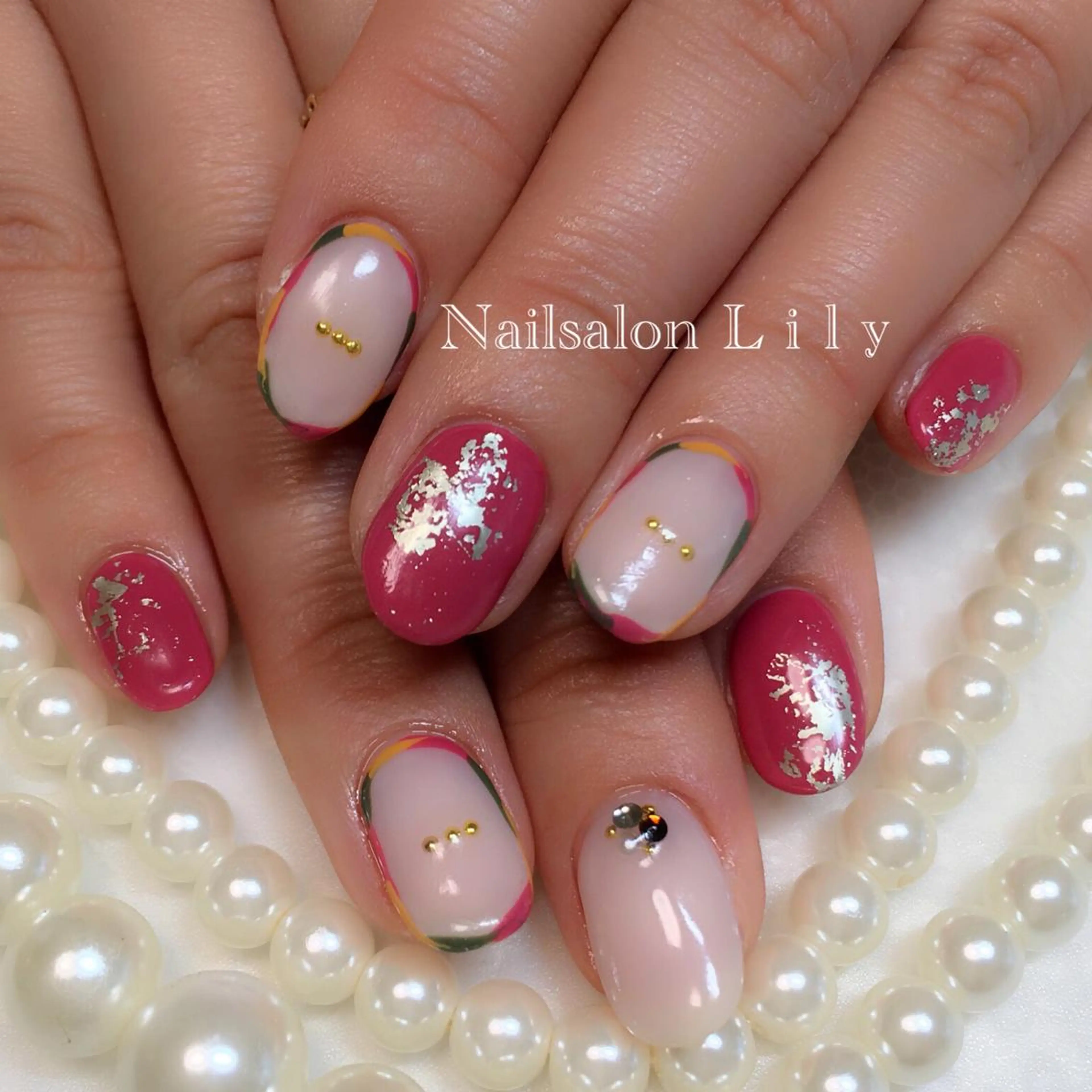 ネイル ゴージャス ピンク Lily*nail 🌻Mii🌻のネイルデザイン