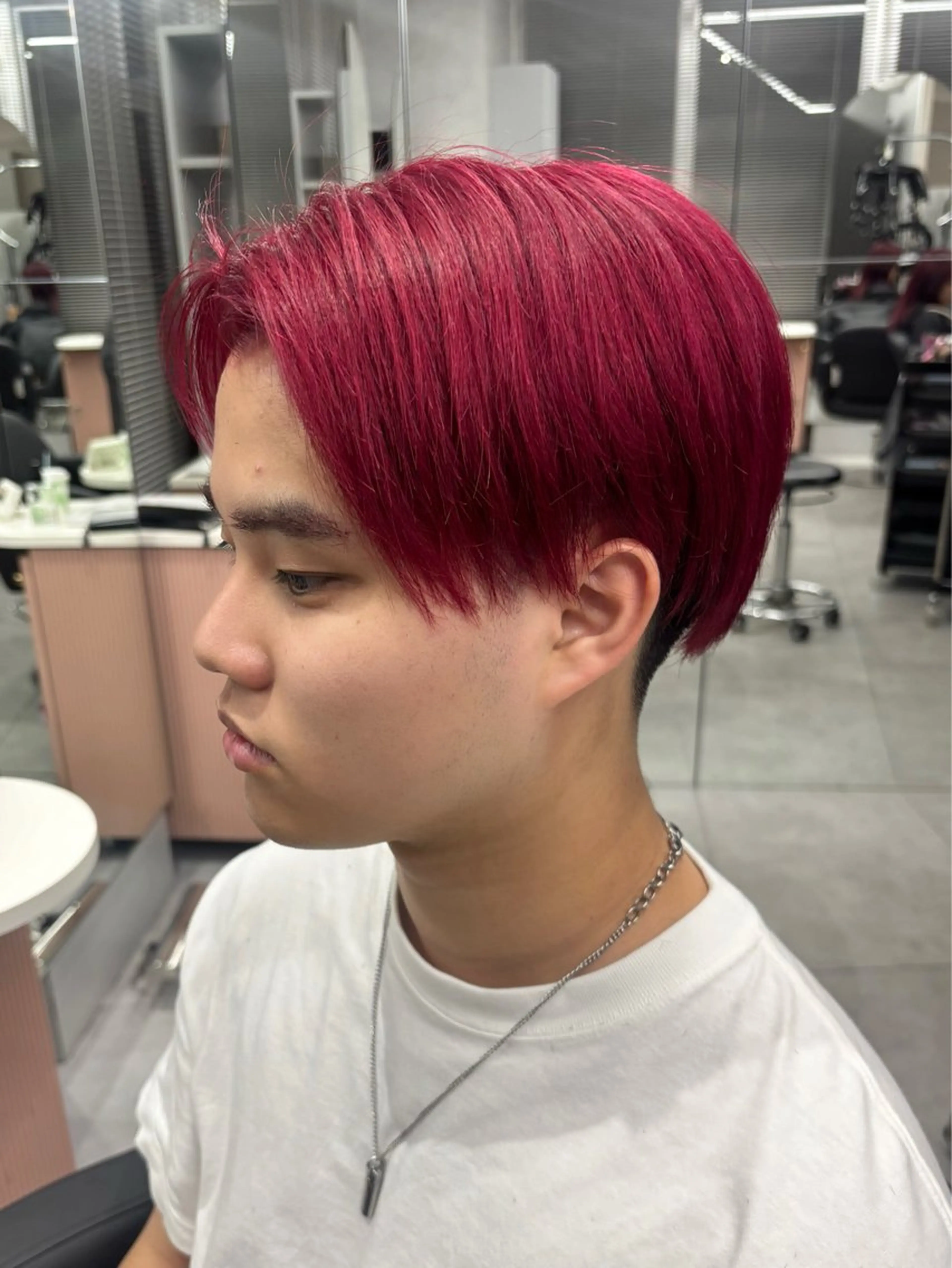 カラー ブリーチ デザインカラー ダブルカラー グラデーションカラー ハイライトカラー 濱吉 優希のヘアスタイル