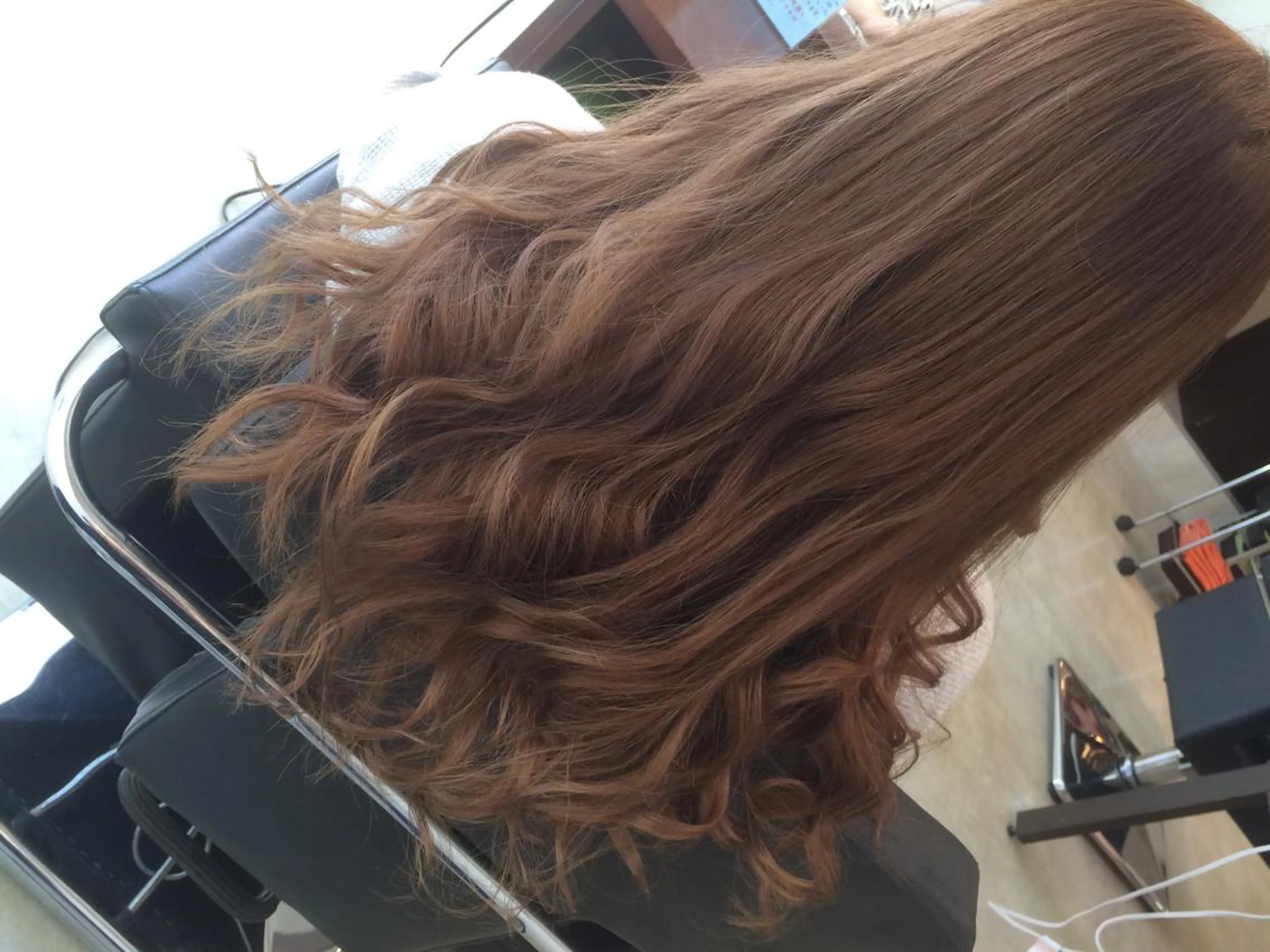 ロング カラー ベージュカラー ブリーチ 岡本 智次のヘアスタイル