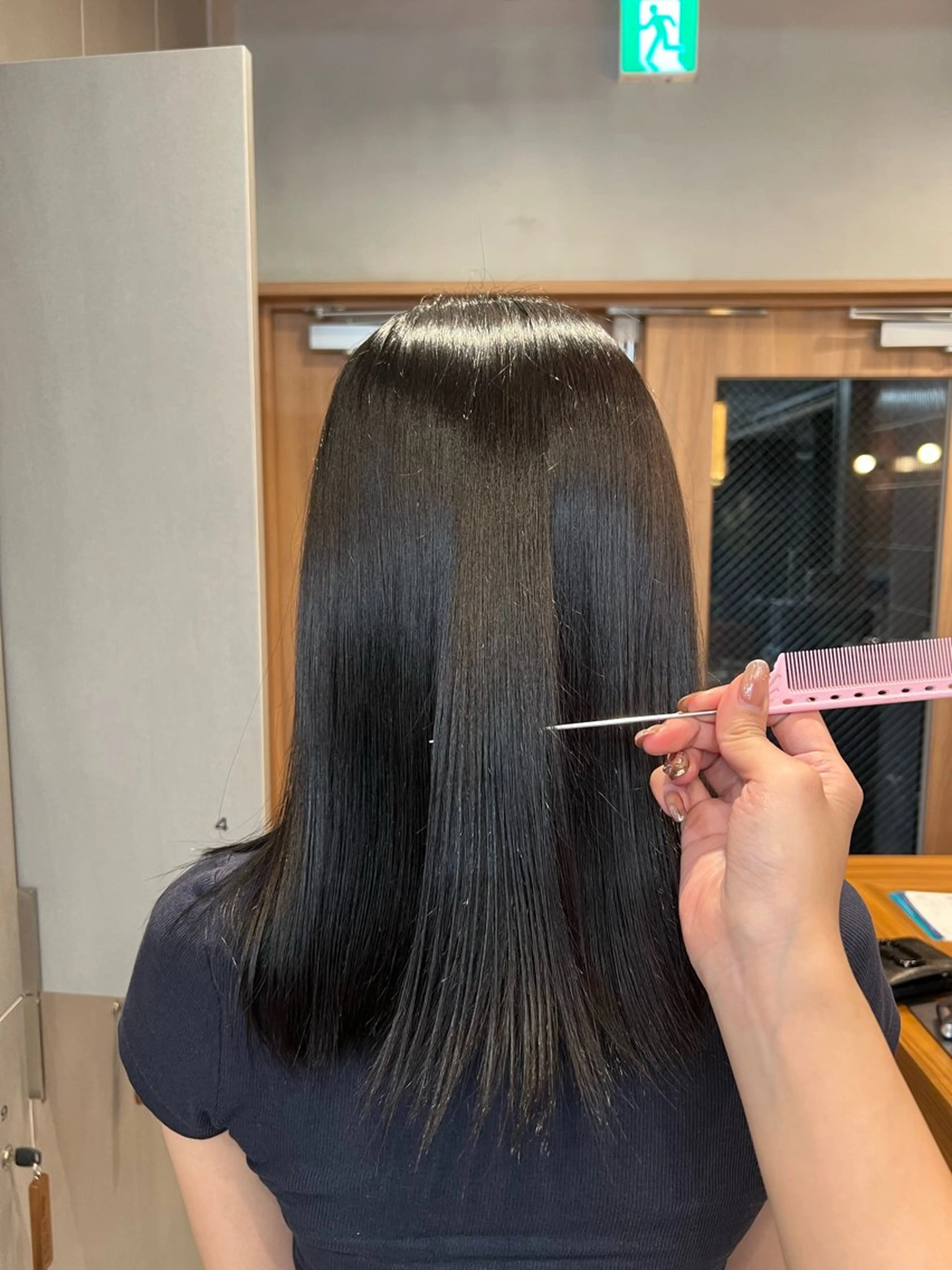 ミディアム カラー 澤崎 ゆらのヘアスタイル