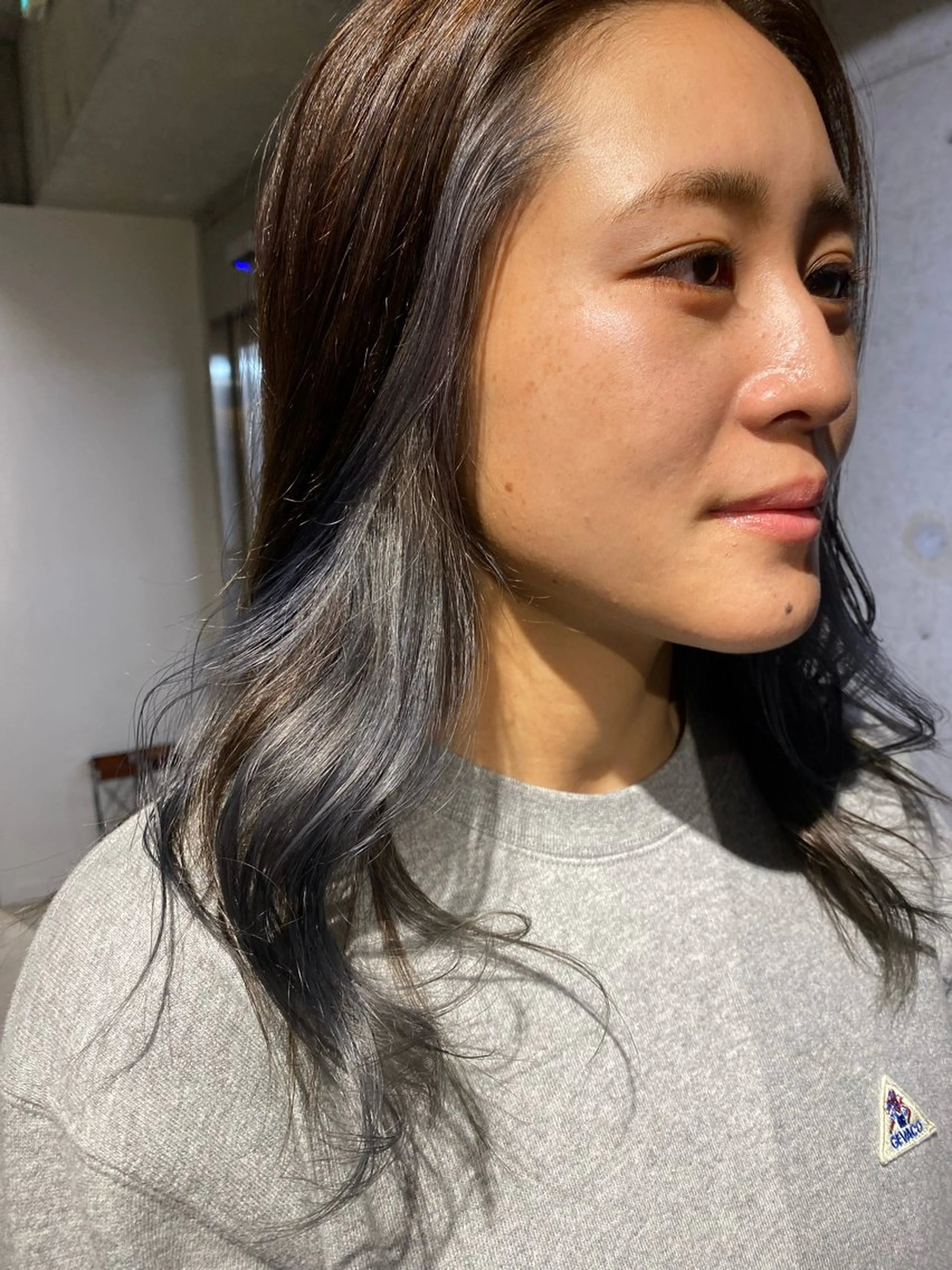 カラー ブリーチ ブルーカラー カット ヘアカラー トリートメント STAND  By HAIR &Coffee所属・海外風レイヤー🥥 NANAのヘアスタイル