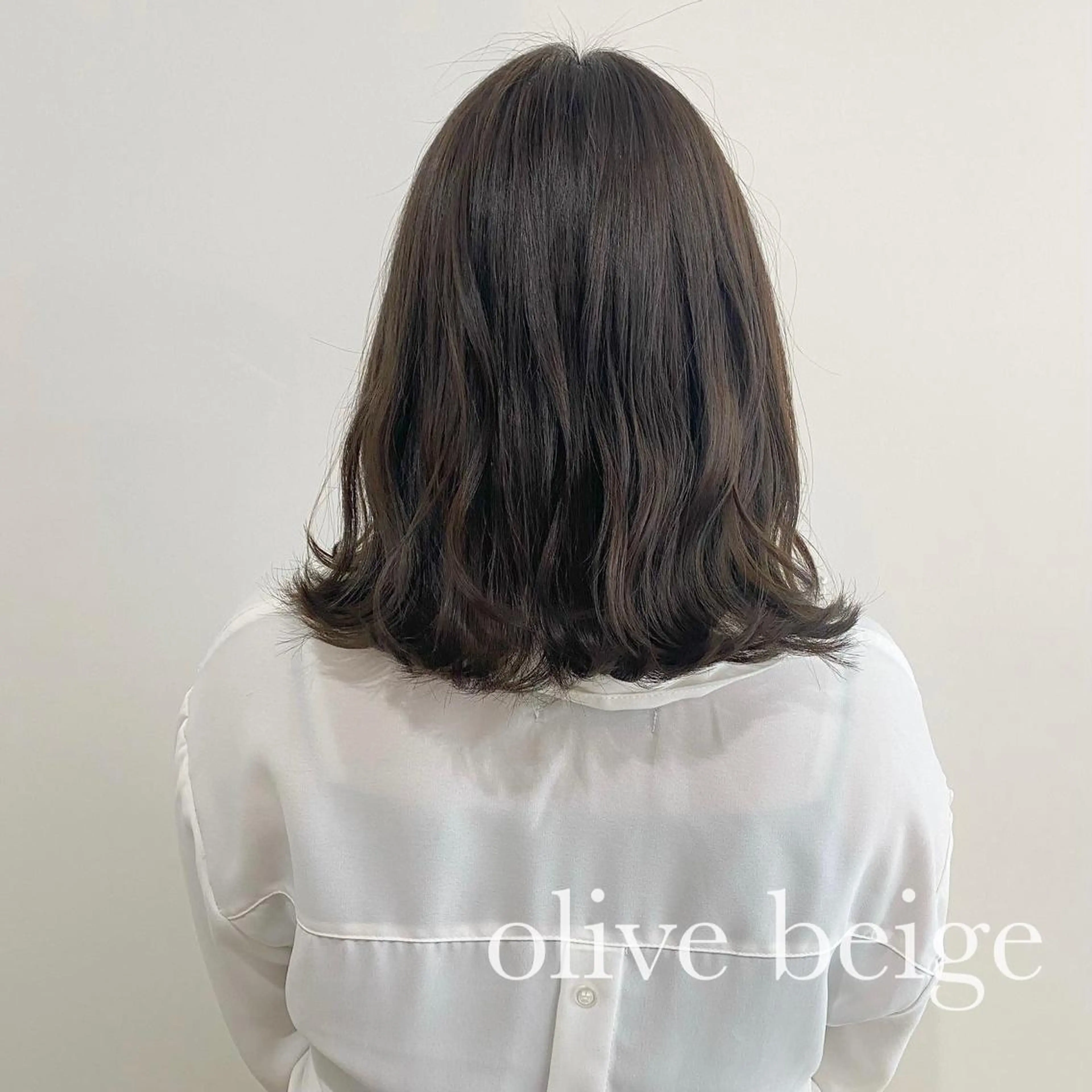 ミディアム 川野 彩海のヘアスタイル