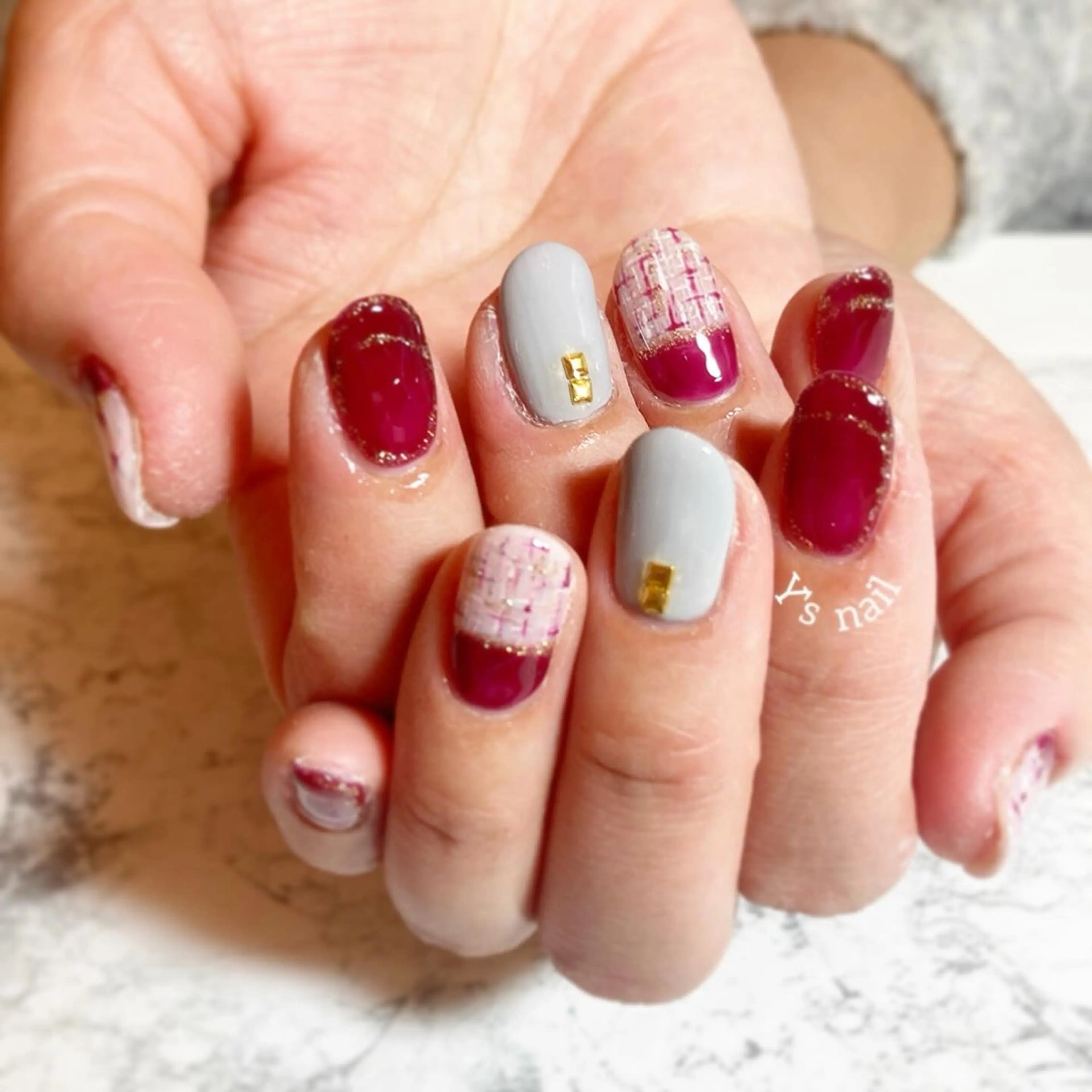 ネイル ツイードネイル 手書きが得意🖌️ Y’s  nailのネイルデザイン
