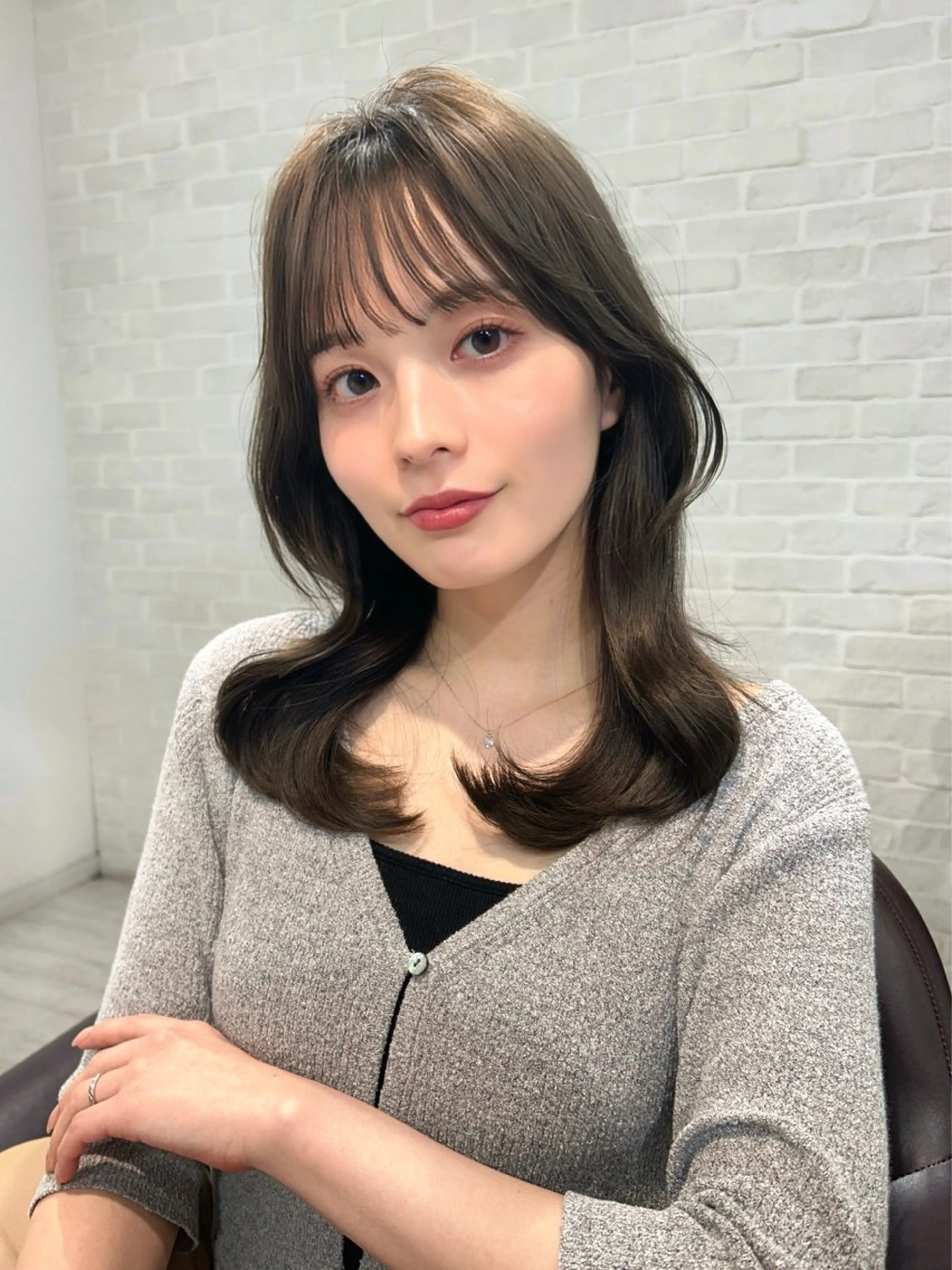 セミロング カラー ベージュカラー 透明感カラー オリーブベージュ くびれヘア 顔周りカット カット ヘアカラー 【韓国ヘア×透明感 カラー】笹谷 莉未のヘアスタイル