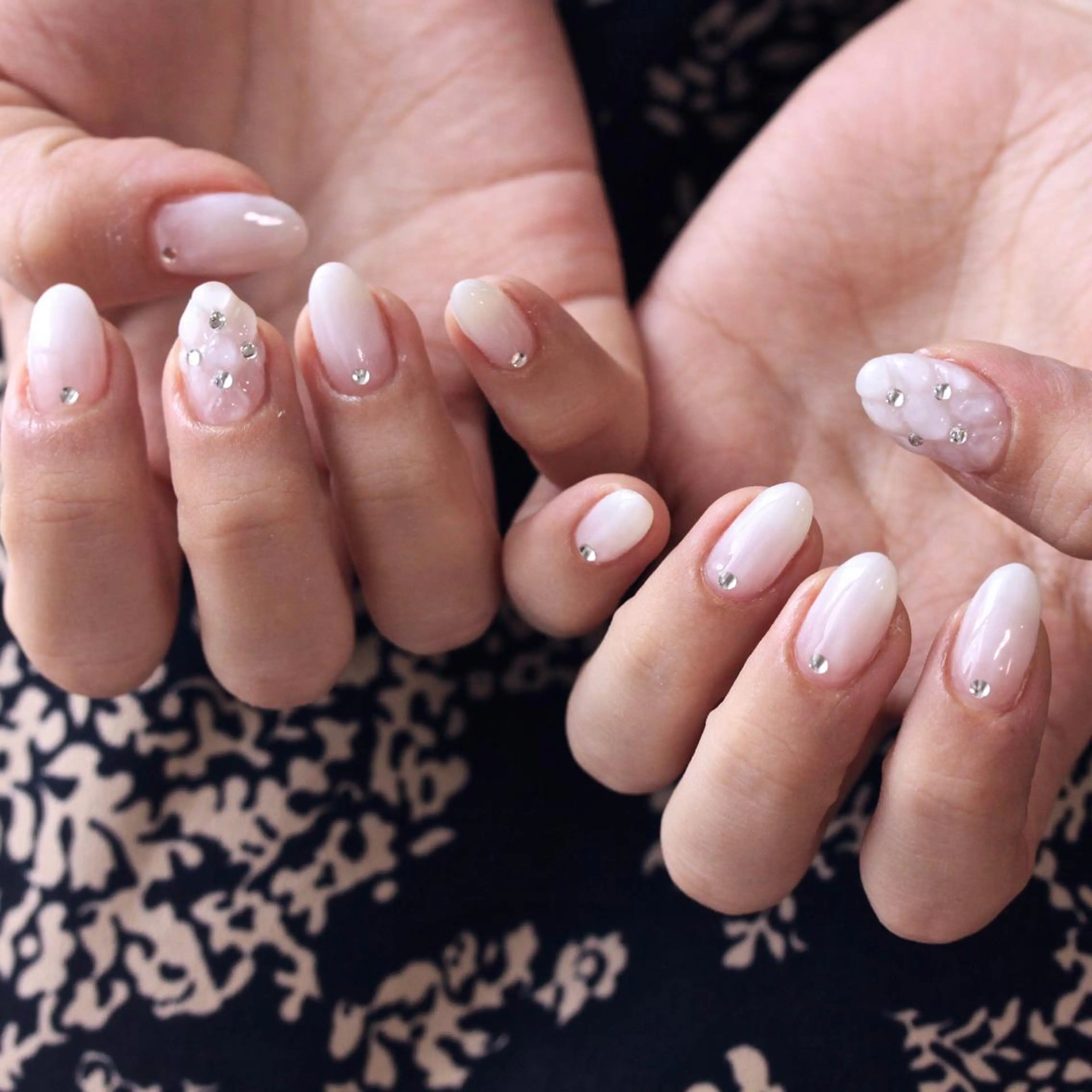 ネイル 氷ネイル・うるうるネイル ハンドネイル Elio 国泰寺のネイルデザイン