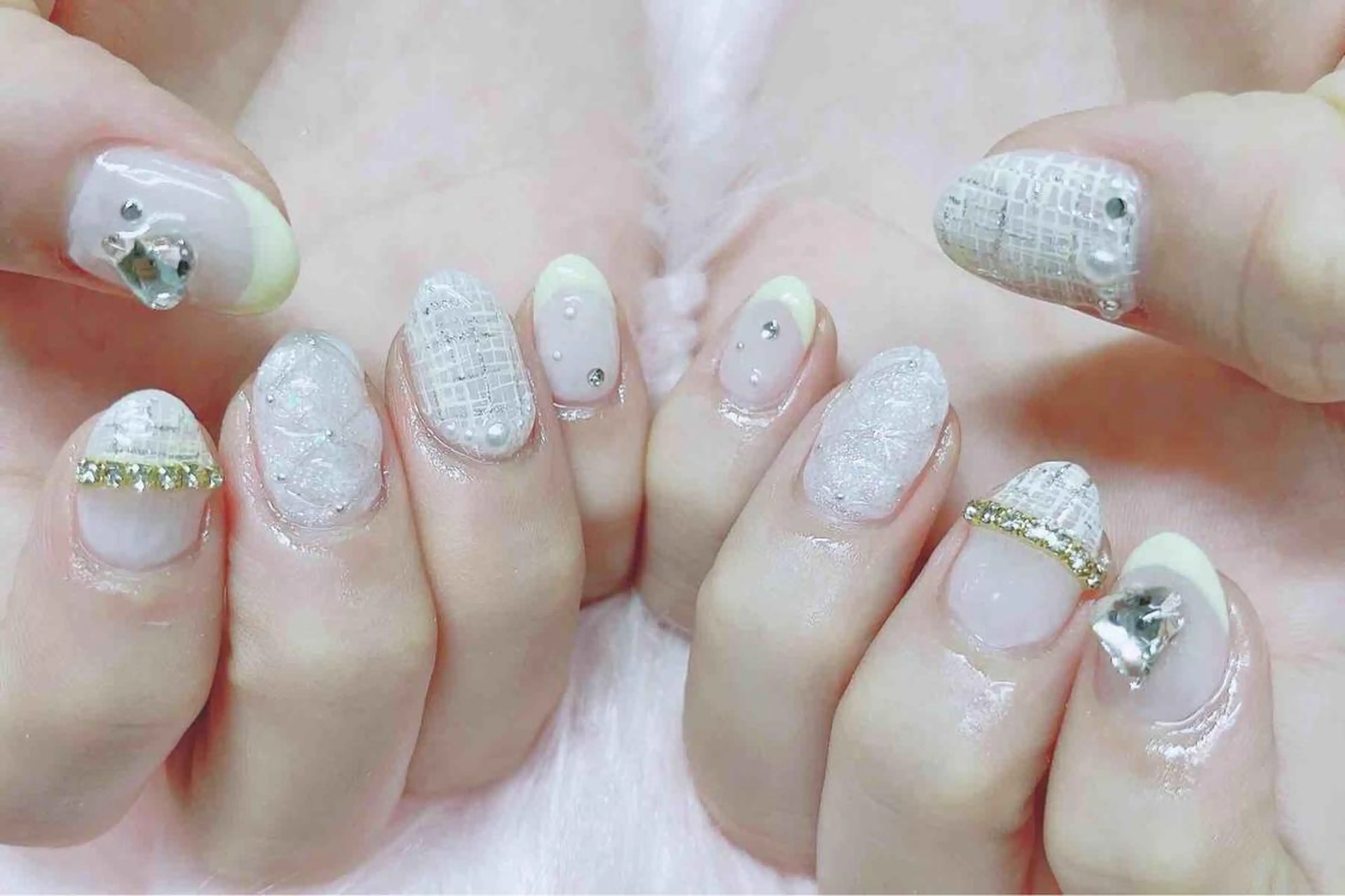 ネイル ハンドネイル MoonNail ユリ🌸のネイルデザイン