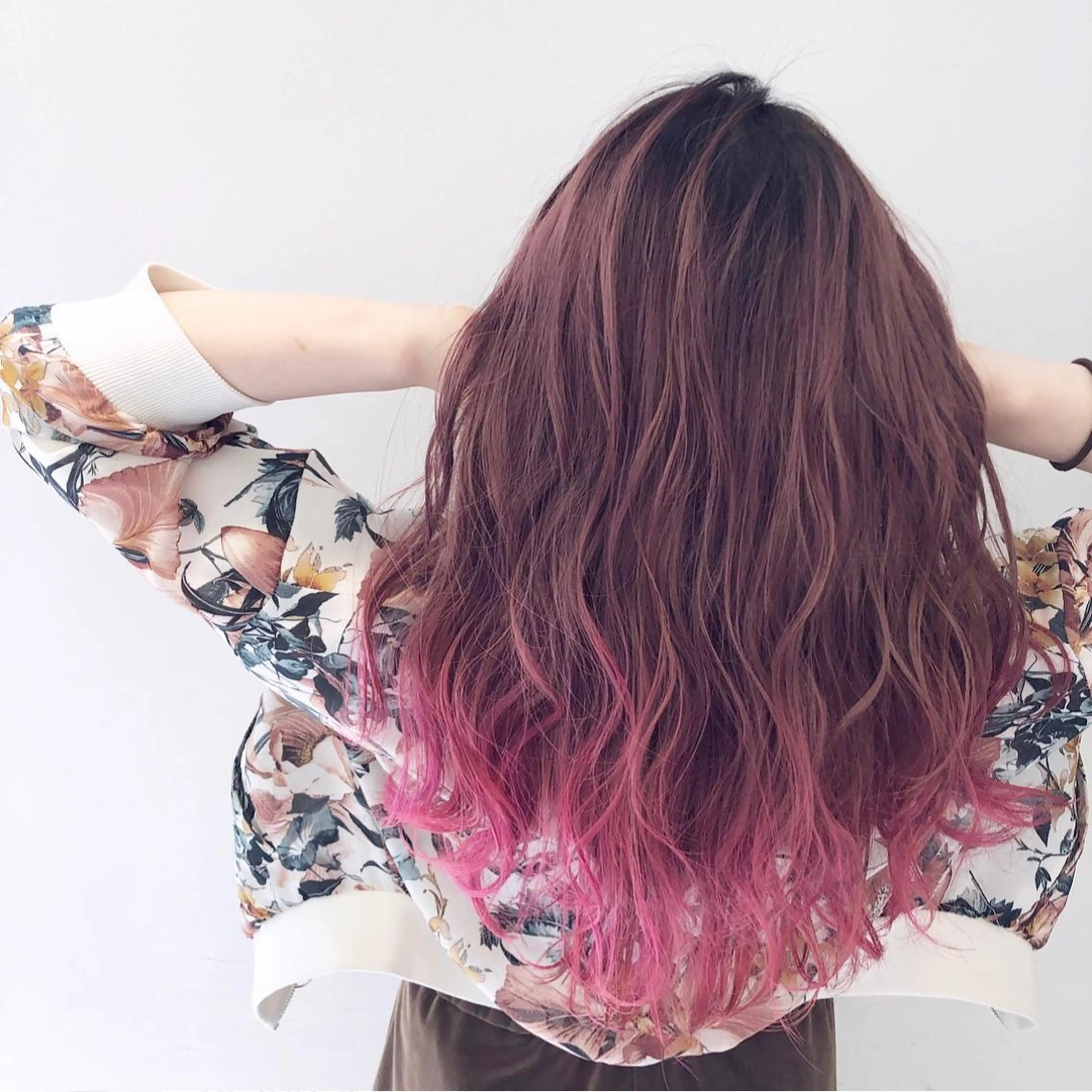 ロング カラー 渡邊 唯のヘアスタイル