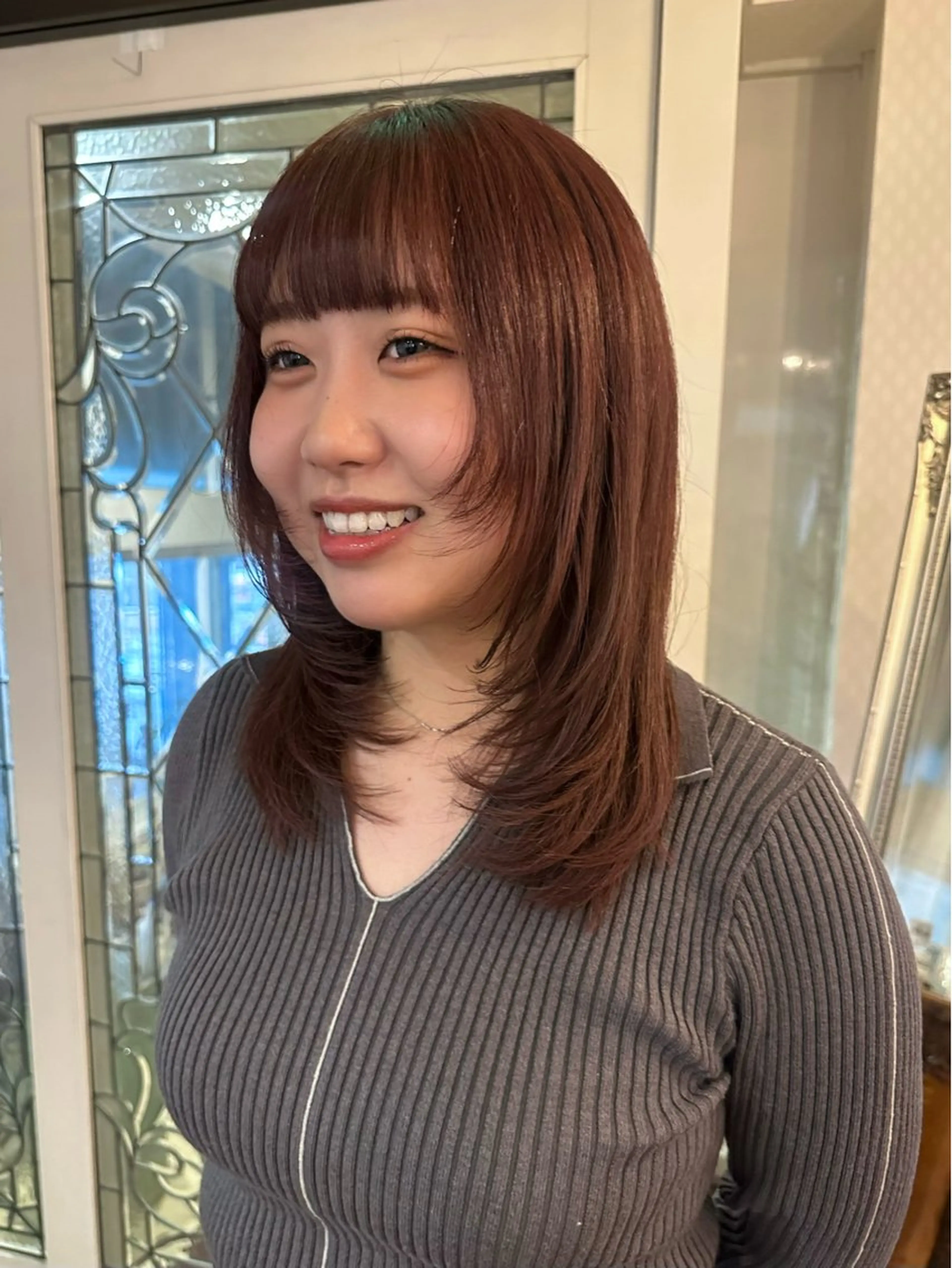 ミディアム カラー レイヤーカット カット ヘアカラー トリートメント 四日市/レイヤー /似合わせカットのヘアスタイル