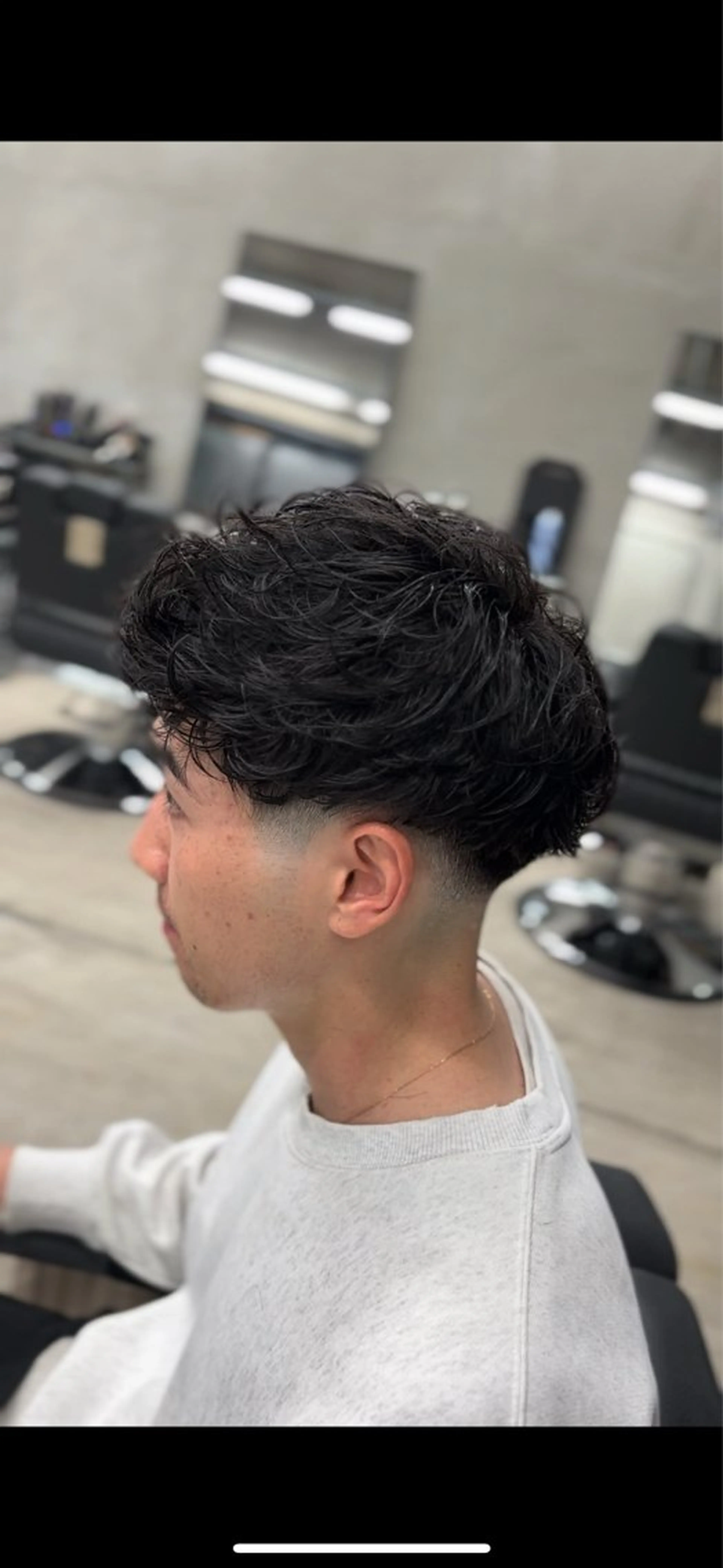 ショート パーマ メンズ フェードカット メンズパーマ 矢崎 裕哉のヘアスタイル