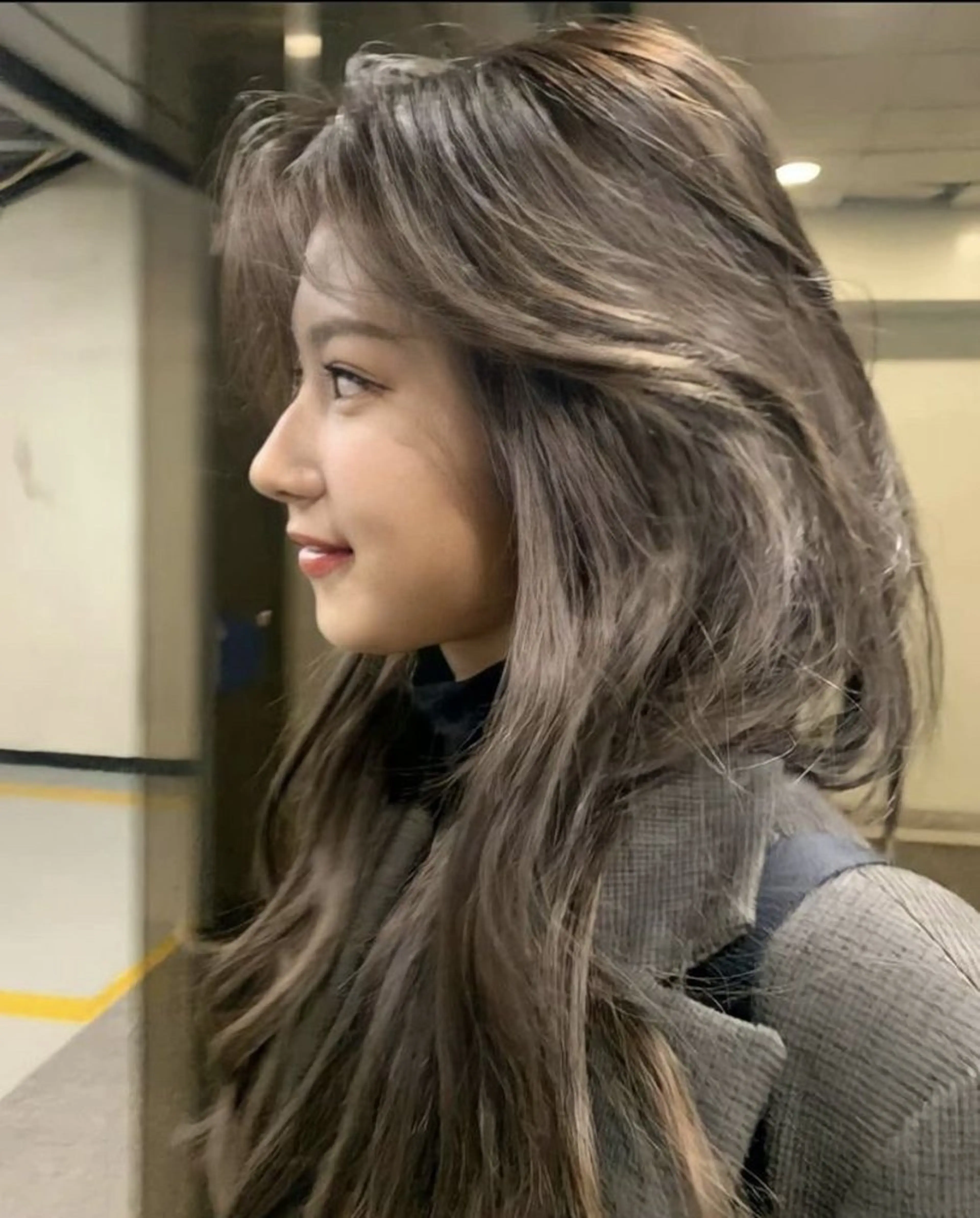ロング カラー ブリーチ ブラウンカラー ケアブリーチ 透明感カラー グレージュ ヘアカラー トリートメント nonoka オリーブ/レイヤーのヘアスタイル