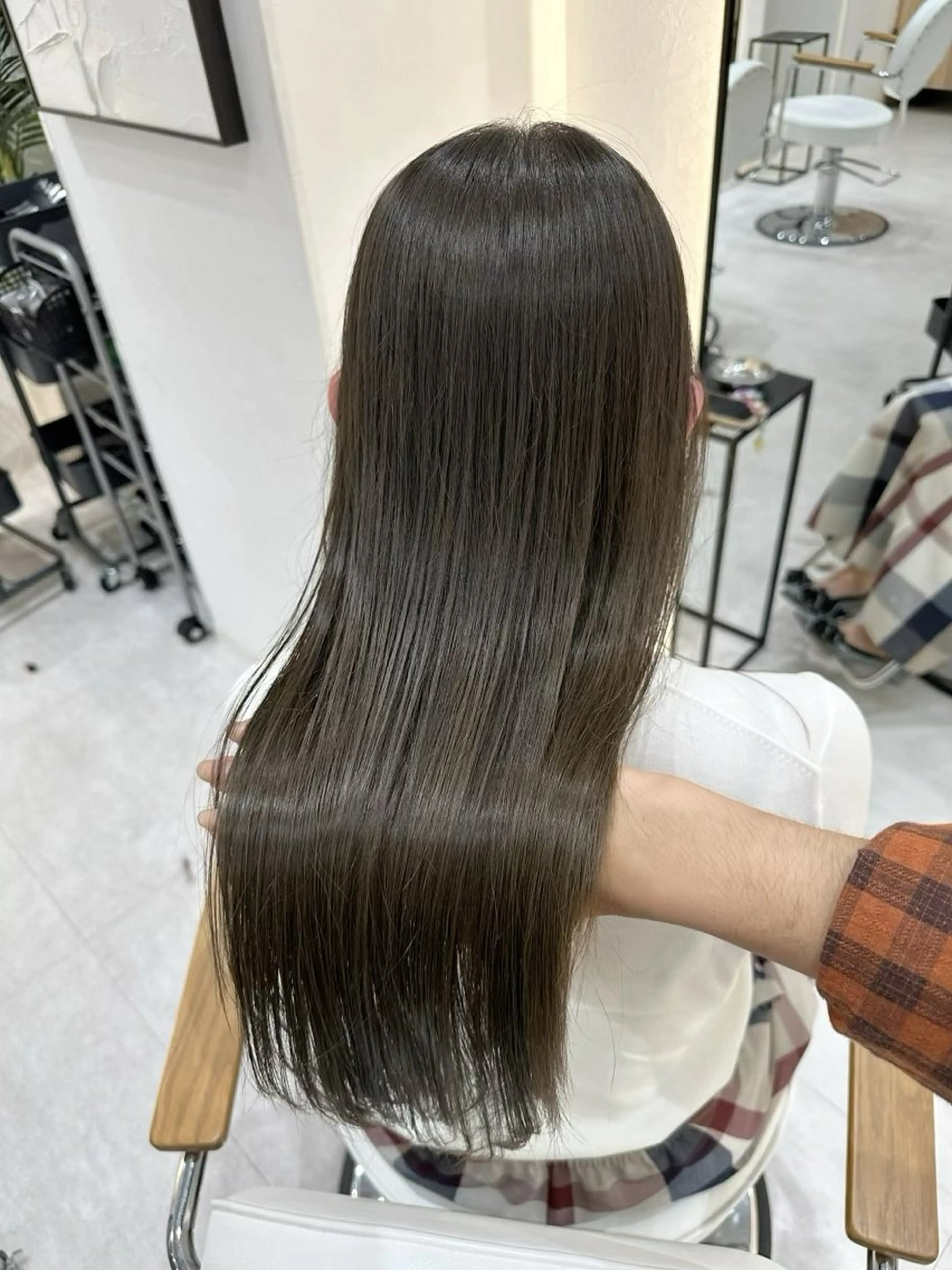 ロング カラー アッシュ ベージュカラー ブラウンカラー 透明感カラー グレージュ 赤み消し/透明感 オリーブ/福田れんのヘアスタイル