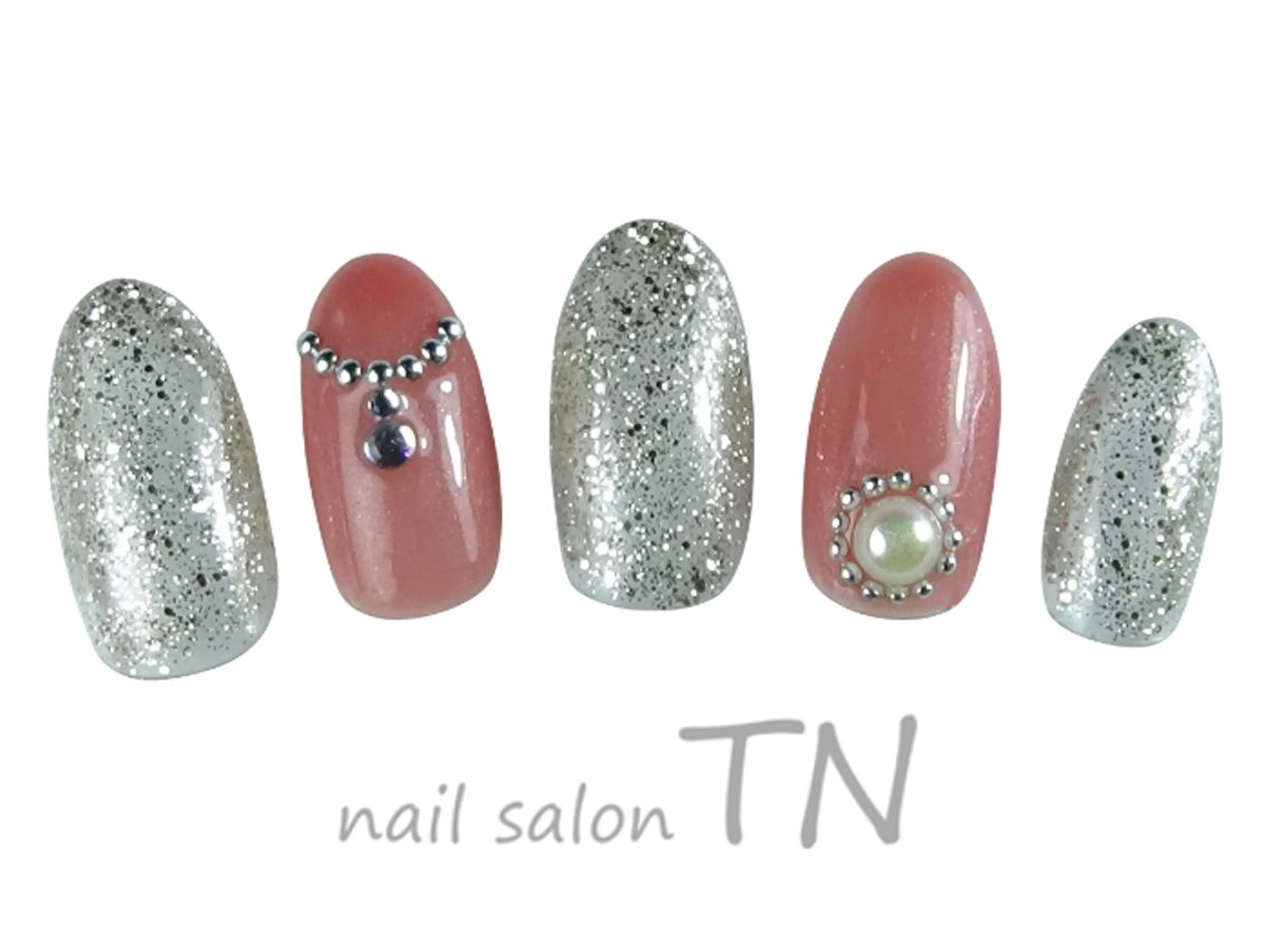 ネイル 寺嶋 ひなのネイルデザイン