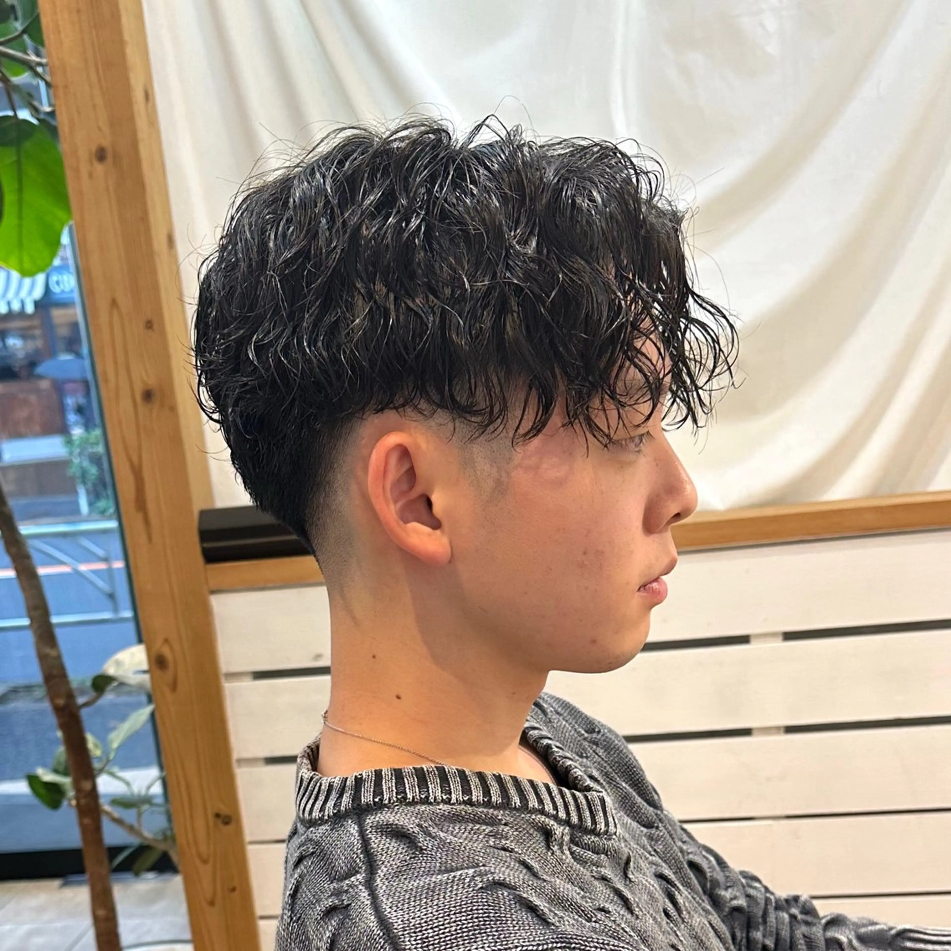 パーマ メンズ フェードカット メンズパーマ スキンフェード 渋谷 メンズヘア⭐️ タニグチヨシユキのヘアスタイル