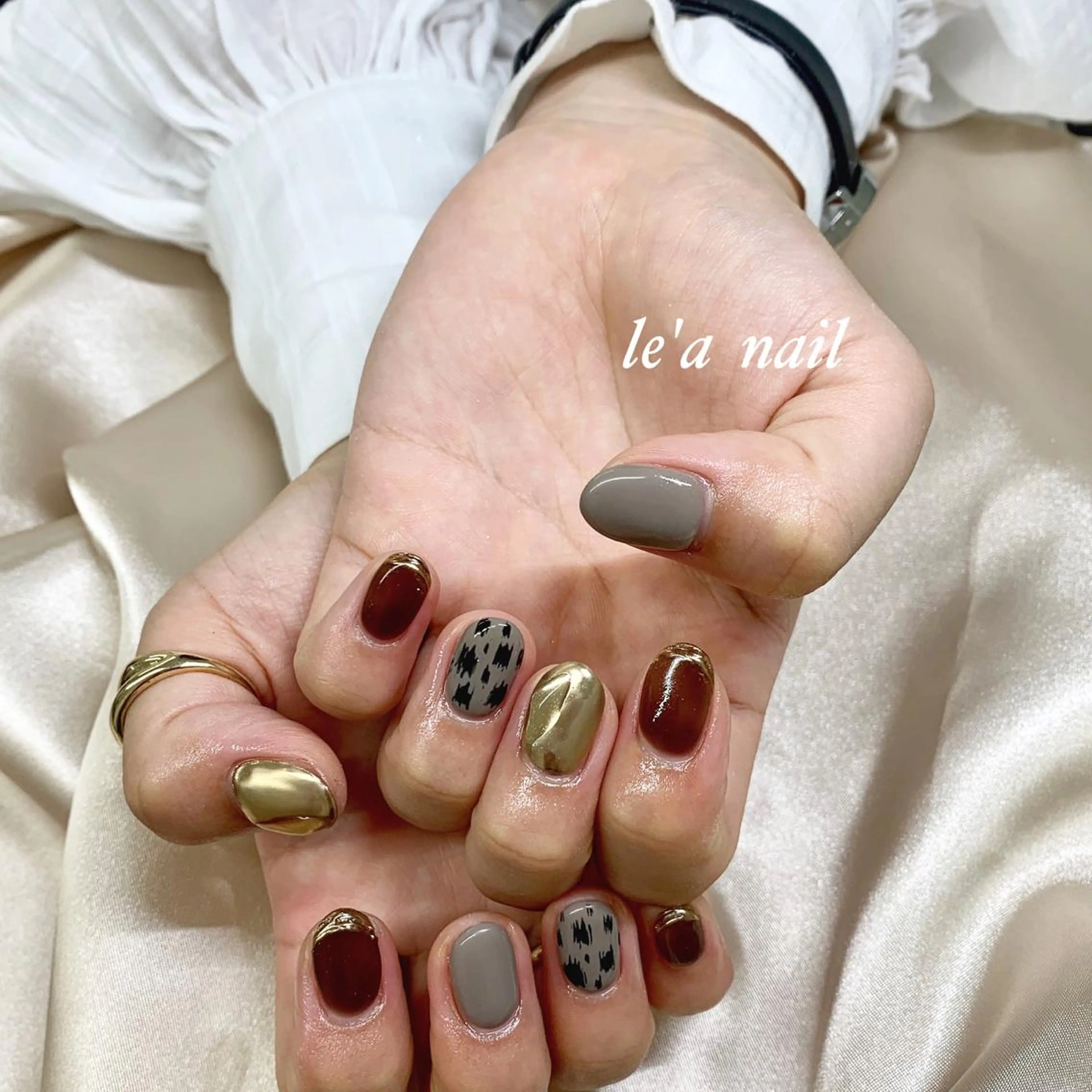 ネイル ブラウン ニュアンスネイル pu muのネイルデザイン