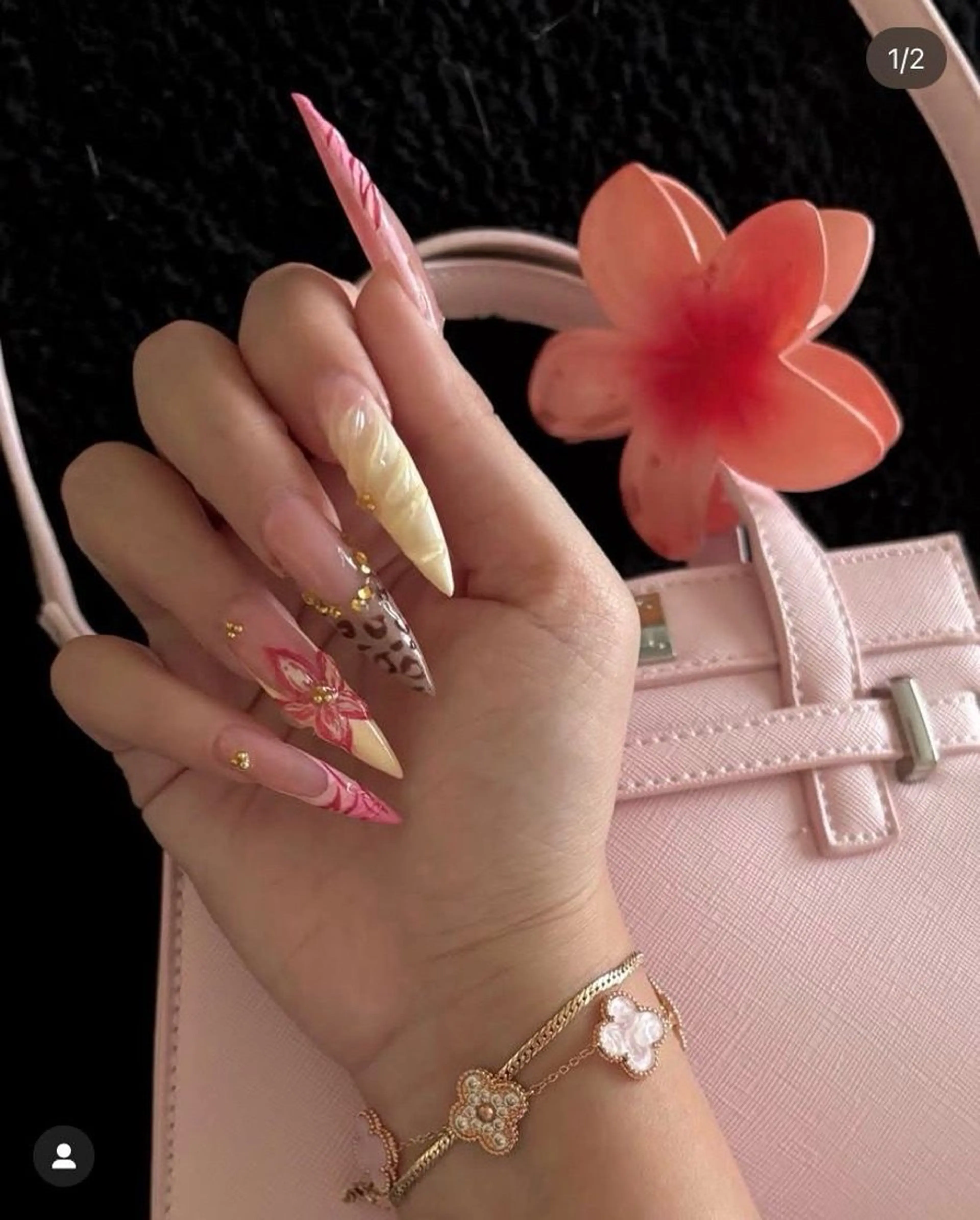 ネイル キラキラネイル 韓国ネイル ロングネイル ワンホンネイル ハンドネイル Josie nail salonのネイルデザイン