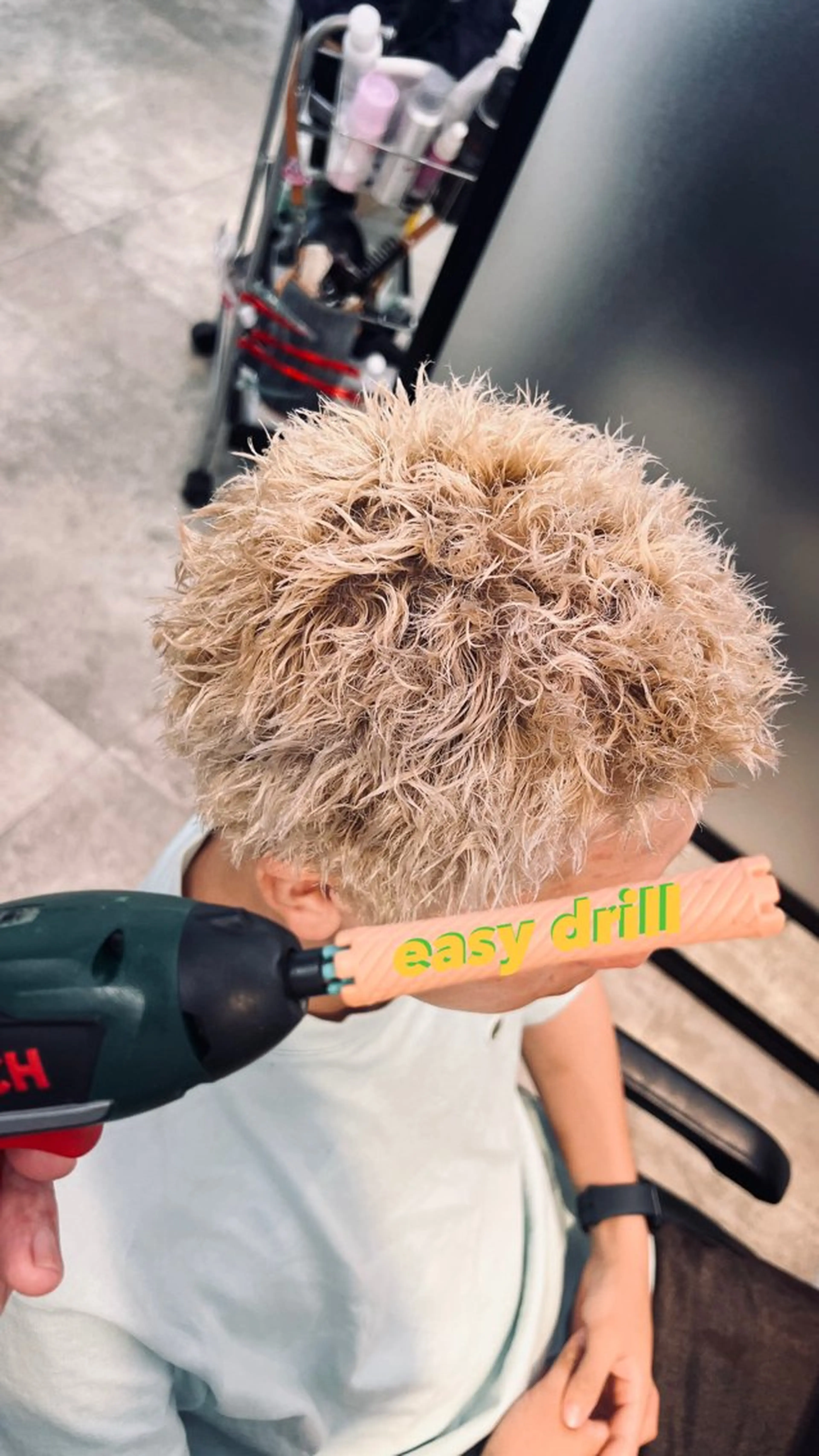 ショート カラー パーマ メンズ カット ヘアカラー パーマ 及川シゲル 髪質改善講師のヘアスタイル