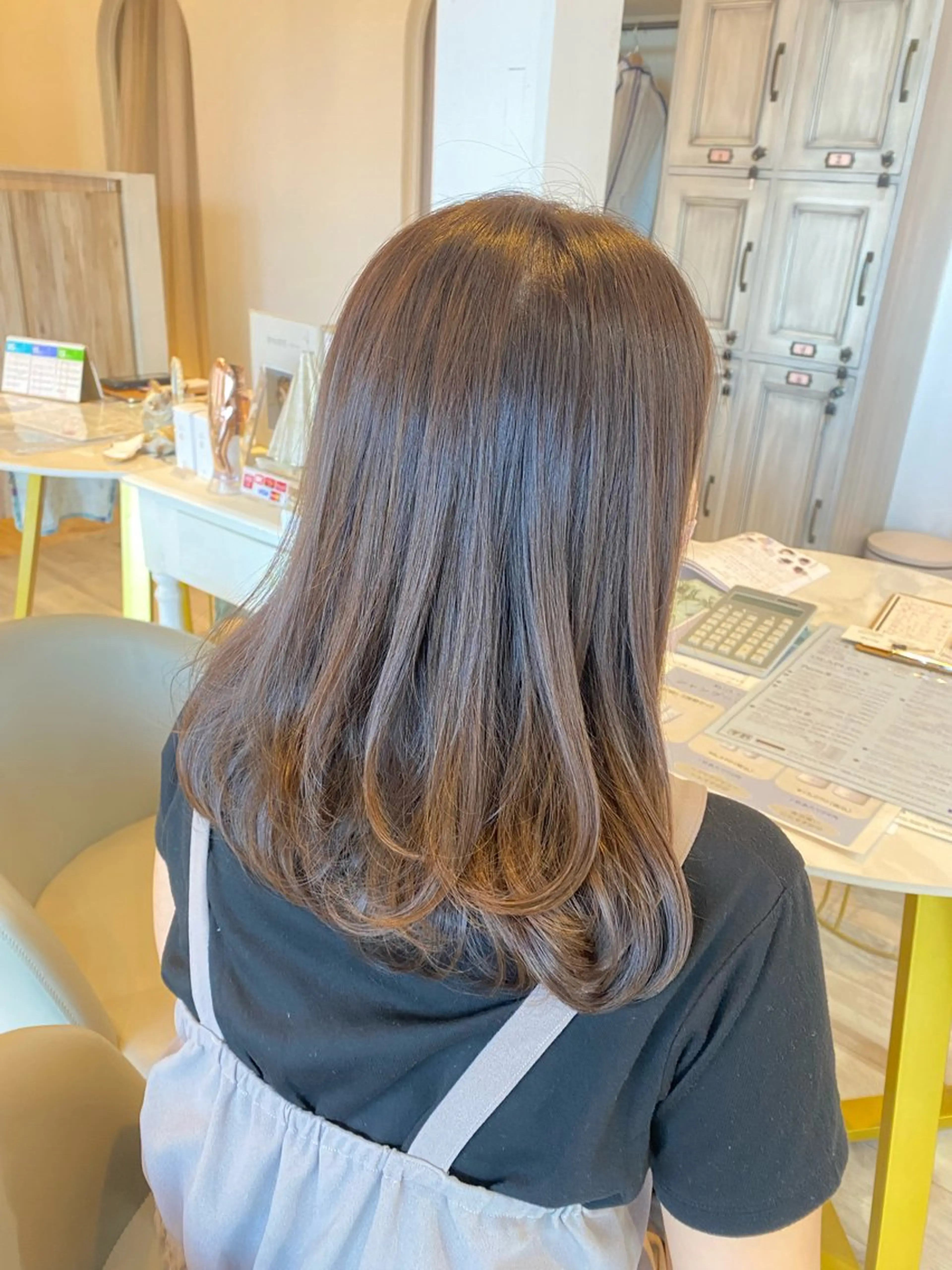 ミディアム かまだ しおりのヘアスタイル