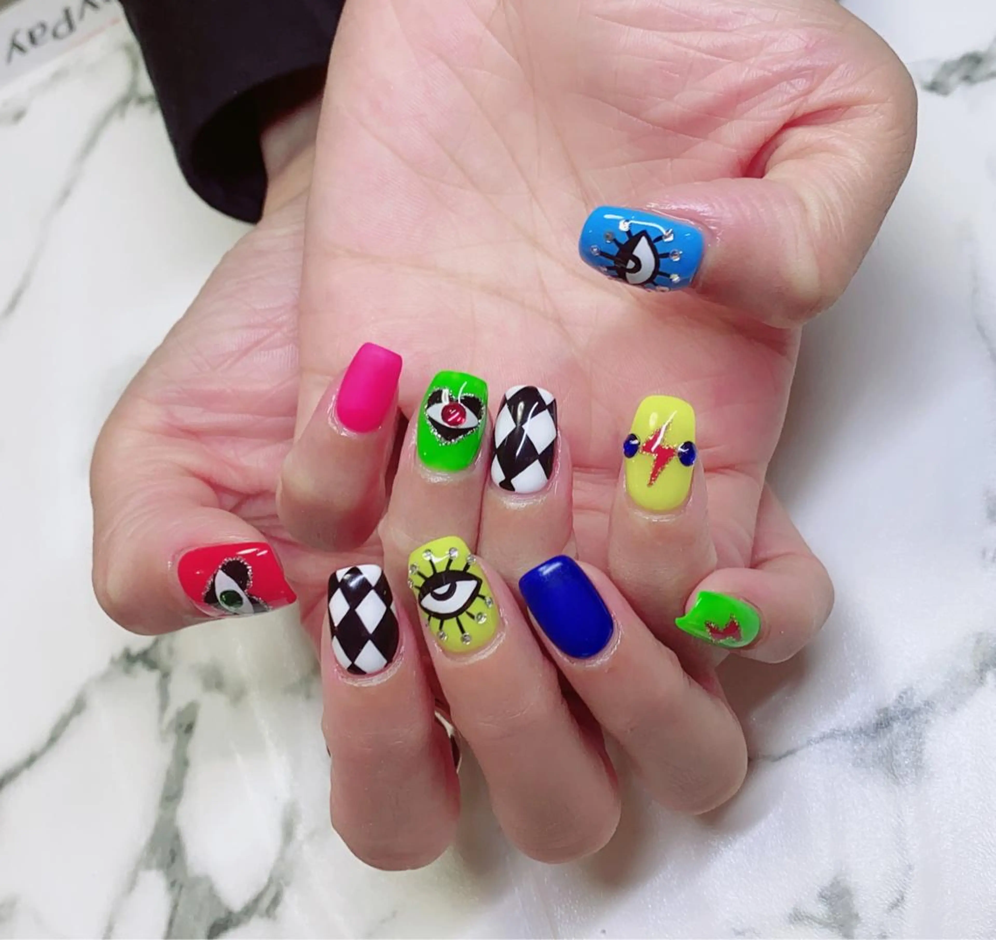 ロング カラー ネイル アートネイル Q Free nailsのネイルデザイン
