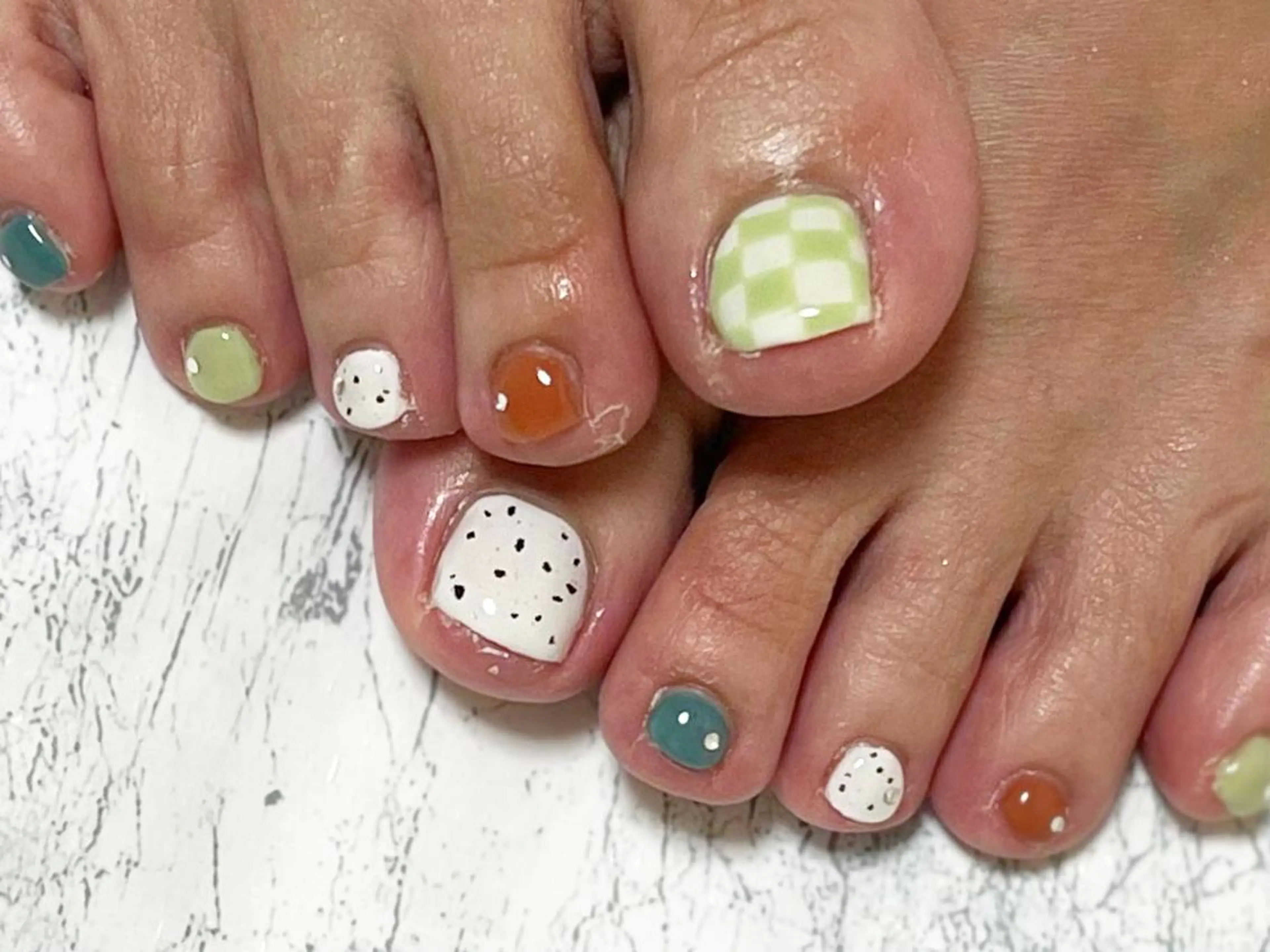 ネイル フットネイル ニュアンスネイル シンプルネイル 春ネイル 夏ネイル フットネイル nail fufla ♡yamane♡のネイルデザイン