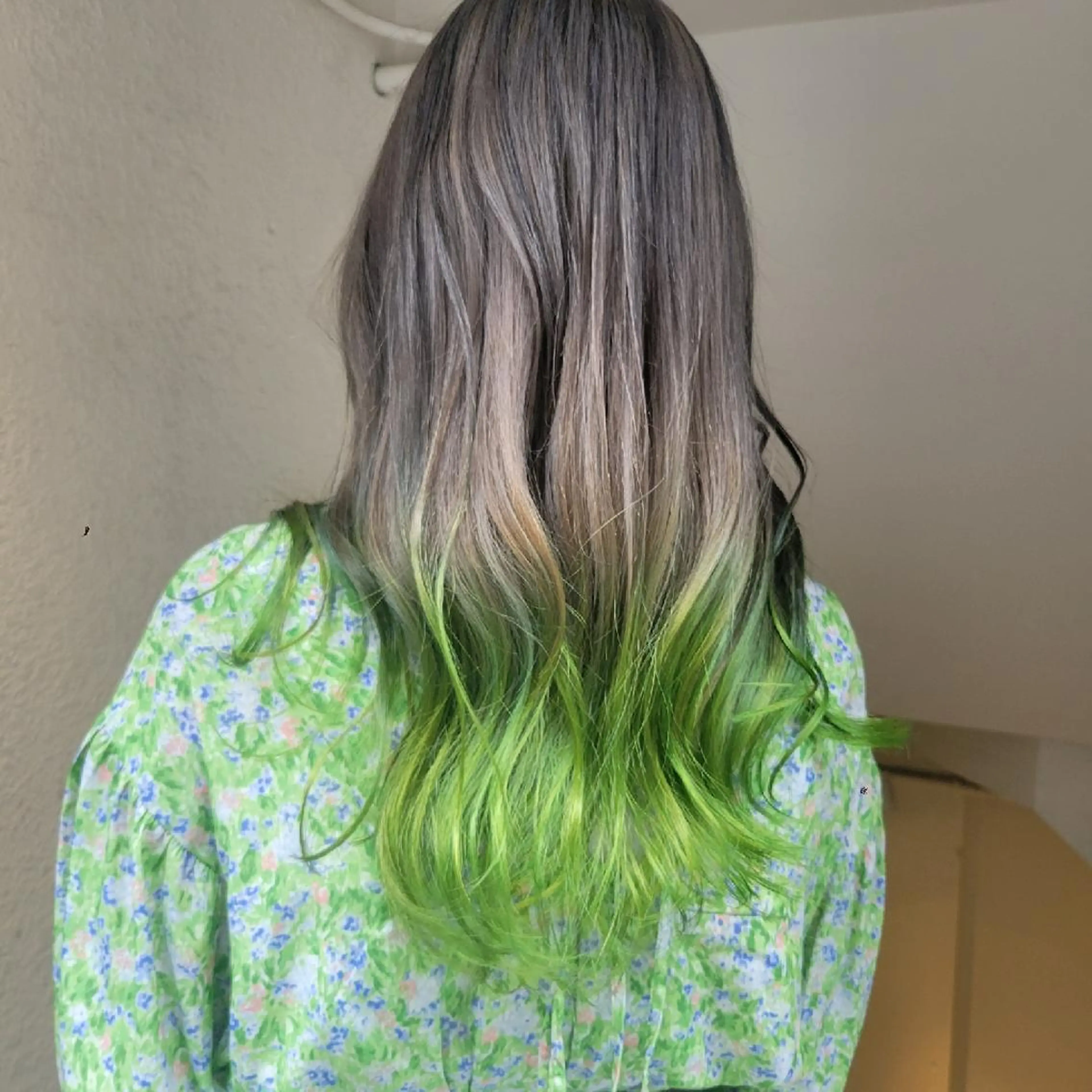 ロング カット ヘアカラー トリートメント 🇰🇷透明感×ハイ トーン🌟tomoのヘアスタイル