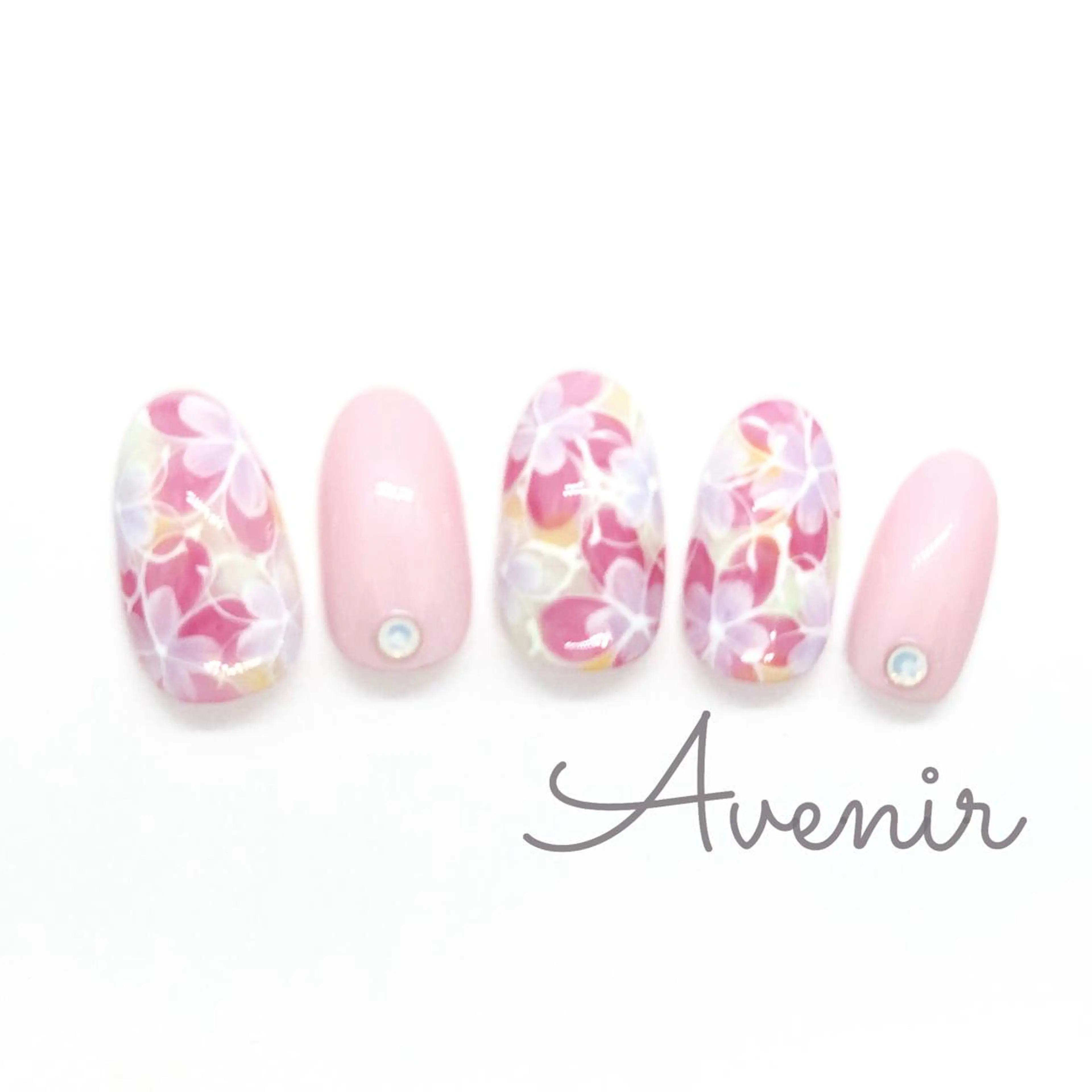 ネイル マツエク・マツパ Avenir 表参道 nail&eye予約のネイルデザイン