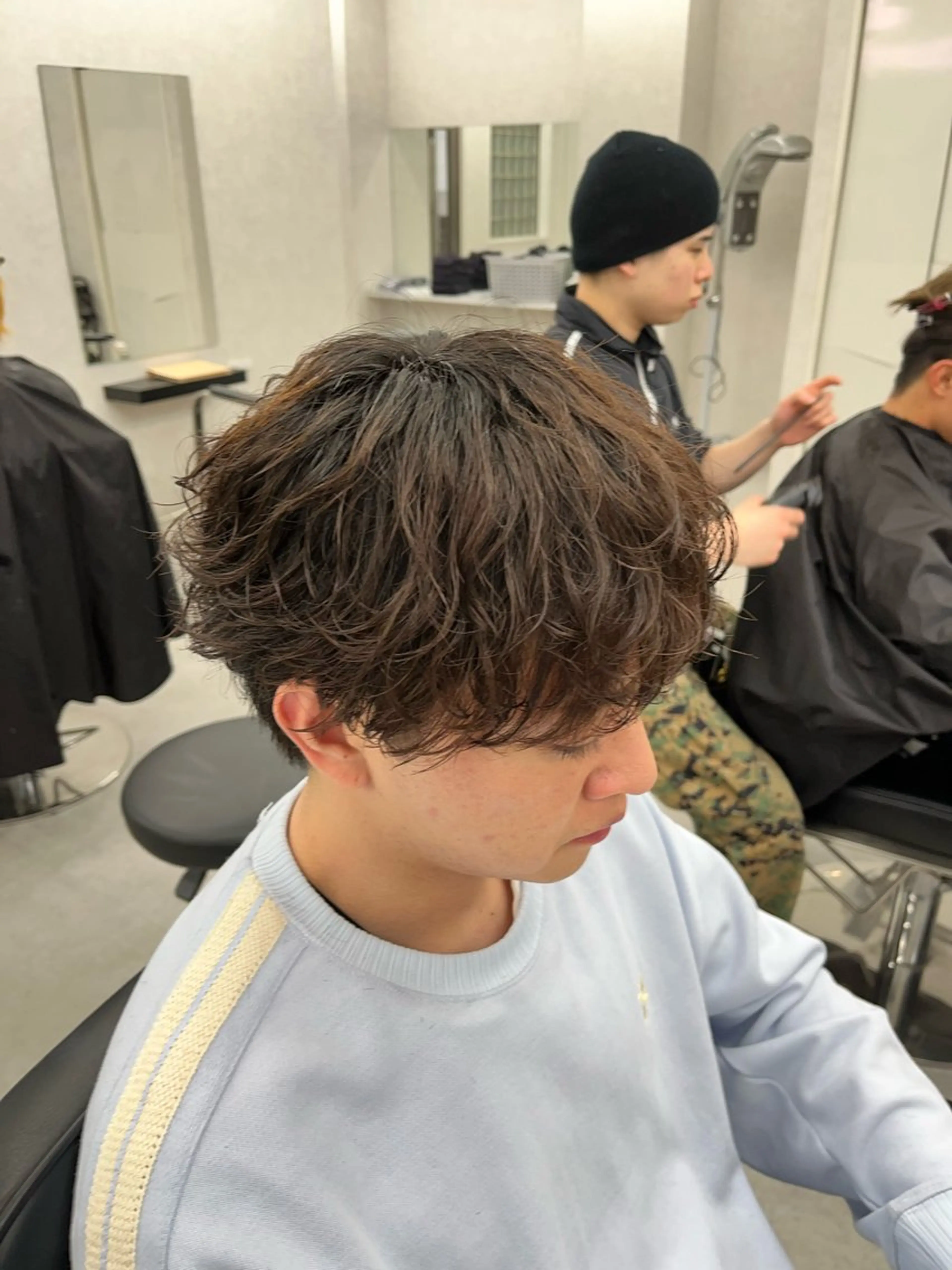 ミディアム パーマ ヘアアレンジ メンズ ミディアムパーマ メンズパーマ 顔周りカット ニュアンスパーマ 齊藤 大地のヘアスタイル
