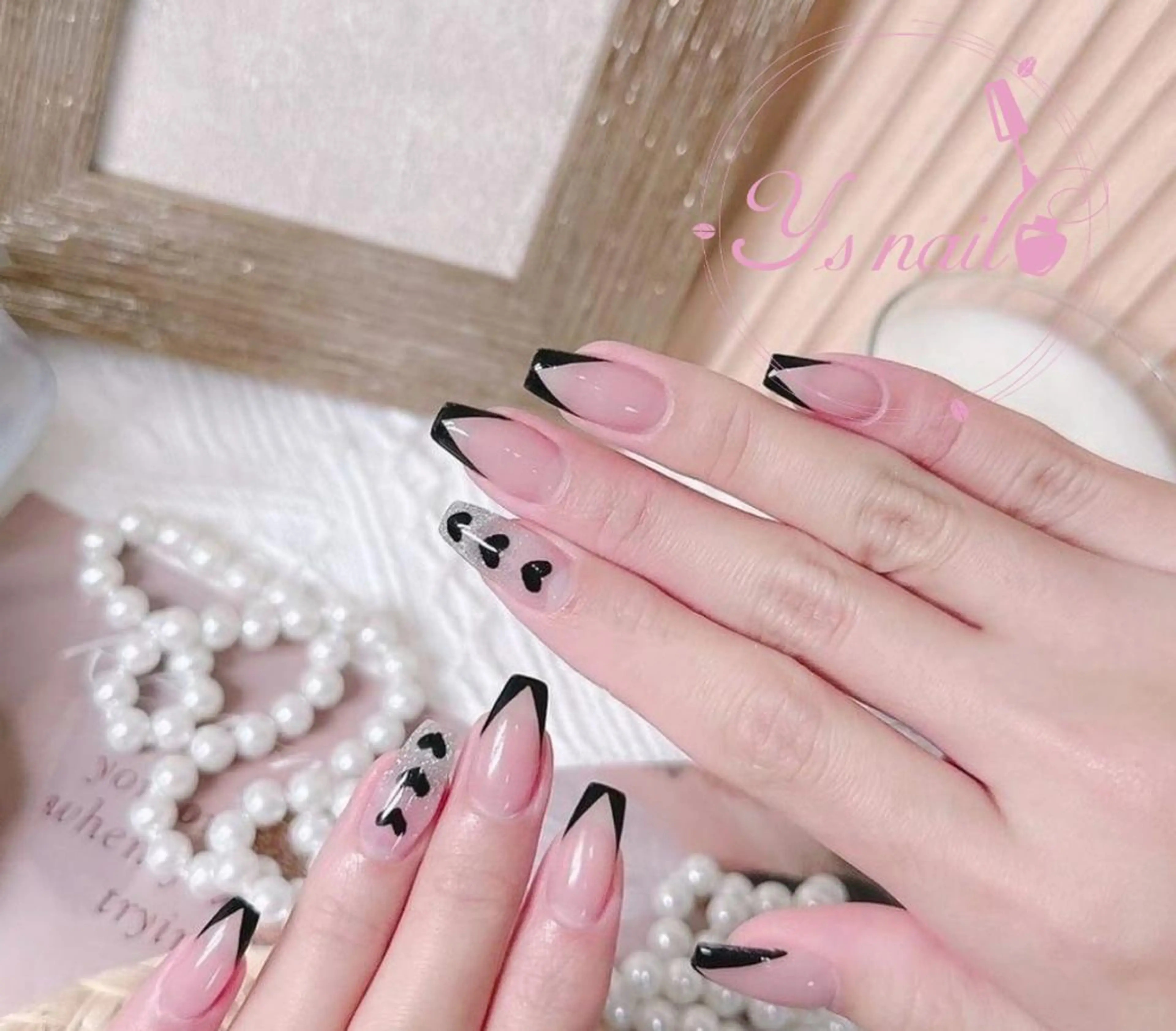 ネイル AngelChris ビューティーサロンのネイルデザイン